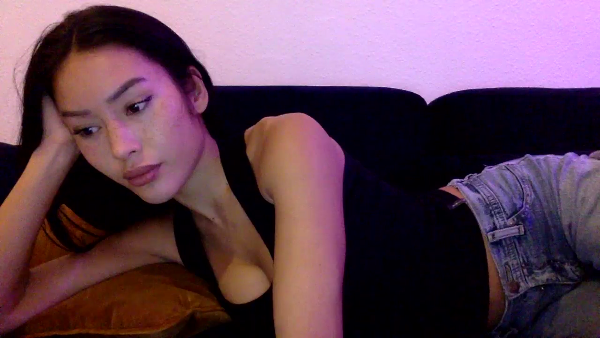 Gallery image thumbnail from Miss_emiko's myfreecams stream on, 10/28/2025, 23:00 image 3 of 20