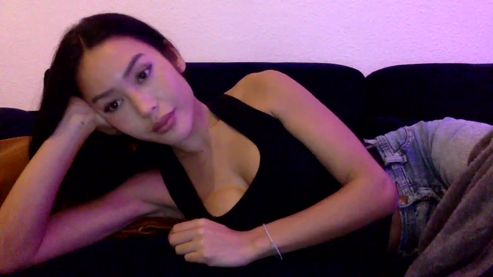 Gallery image thumbnail from Miss_emiko's myfreecams stream on, 10/28/2025, 23:00 image 20 of 20