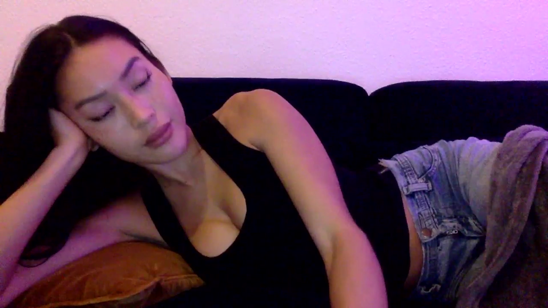 Gallery image thumbnail from Miss_emiko's myfreecams stream on, 10/28/2025, 23:00 image 11 of 20