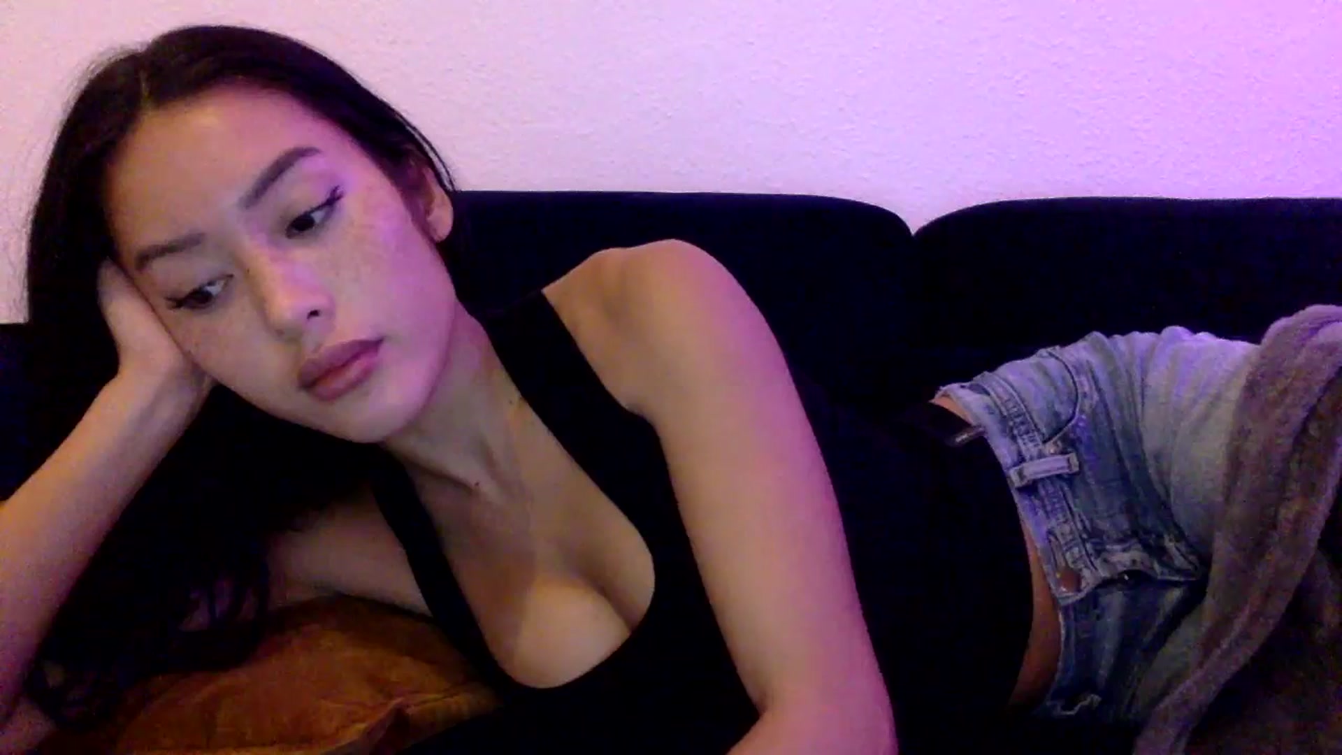 Gallery image thumbnail from Miss_emiko's myfreecams stream on, 10/28/2025, 23:00 image 14 of 20