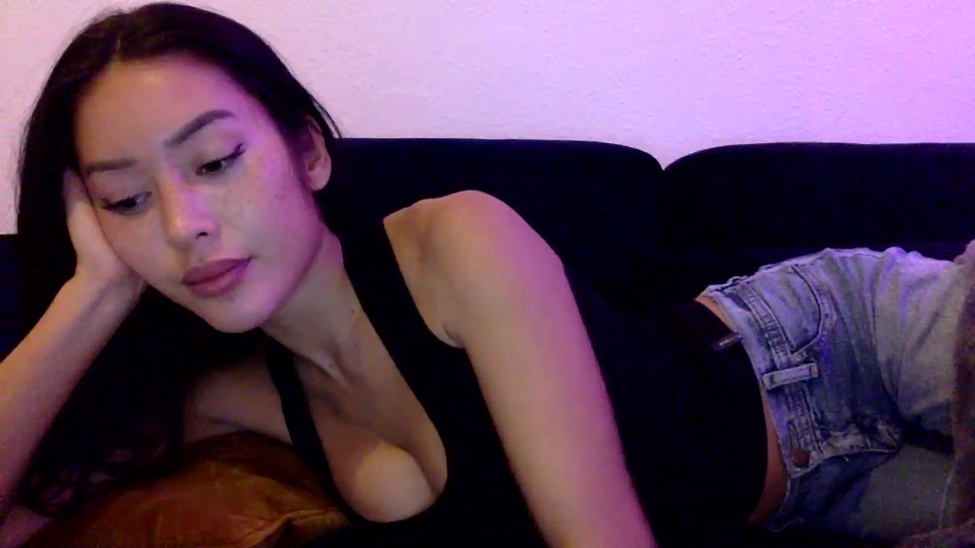 Gallery image thumbnail from Miss_emiko's myfreecams stream on, 10/28/2025, 23:00 image 13 of 20