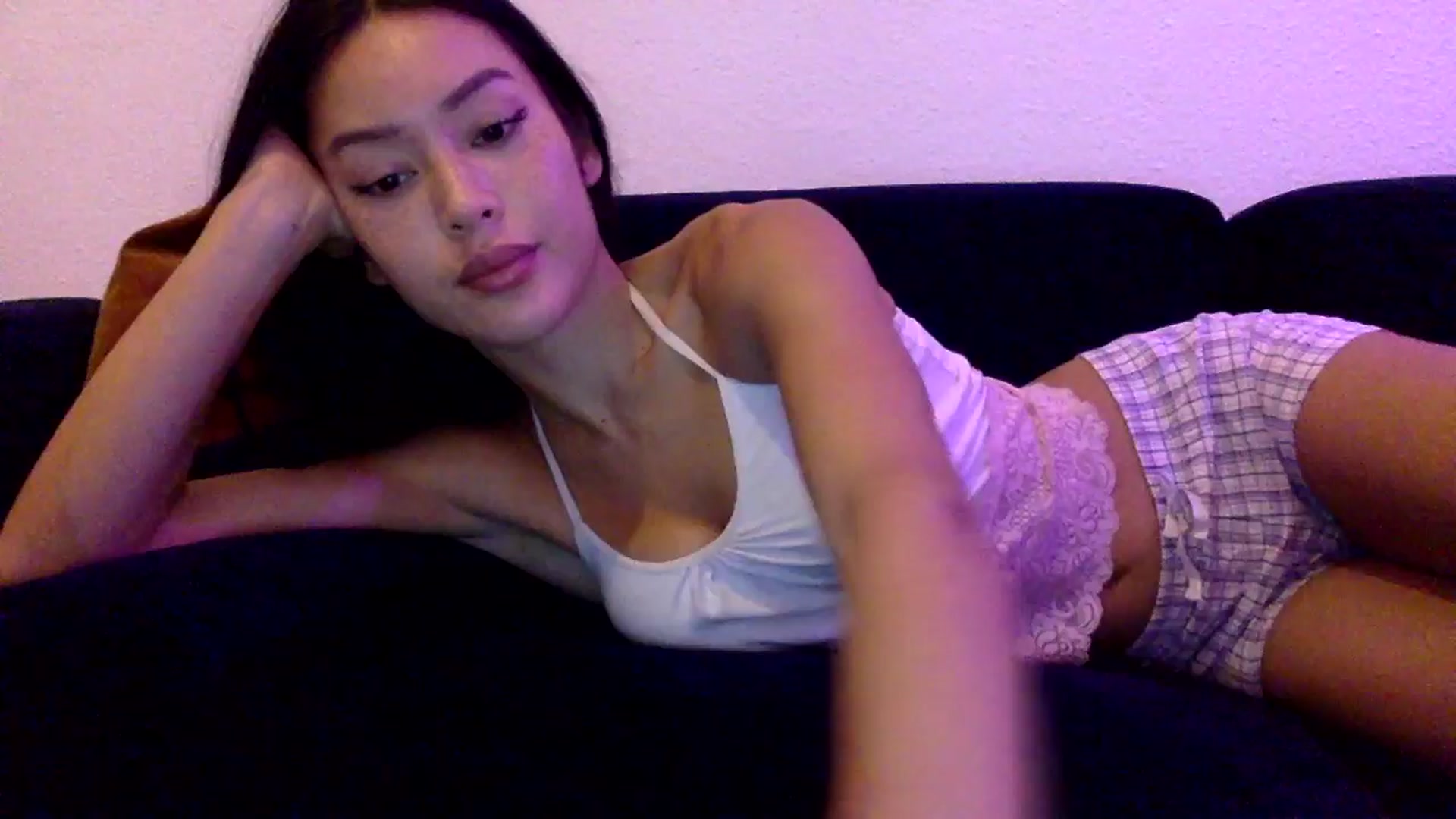 Gallery image thumbnail from Miss_emiko's myfreecams stream on, 11/04/2025, 21:59 image 14 of 20