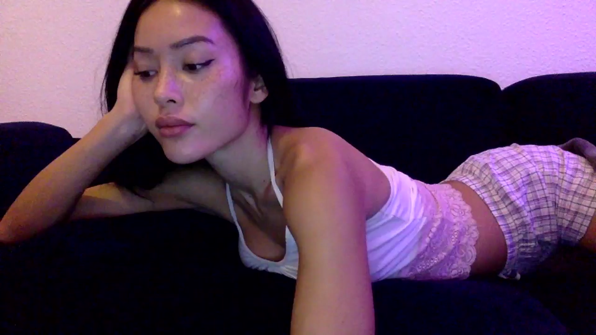 Gallery image thumbnail from Miss_emiko's myfreecams stream on, 11/04/2025, 21:59 image 16 of 20