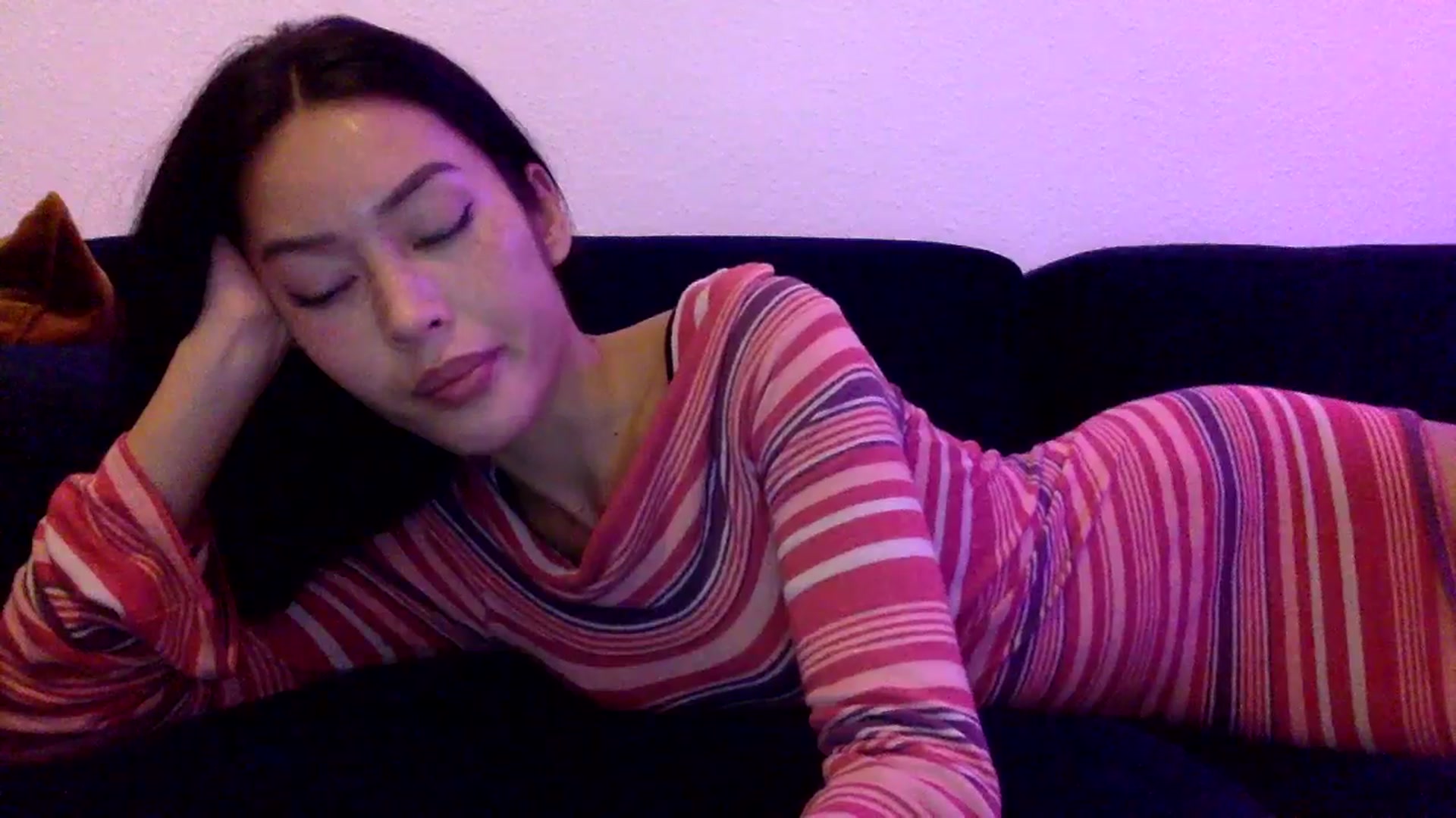 Gallery image thumbnail from Miss_emiko's myfreecams stream on, 11/04/2025, 21:59 image 4 of 20
