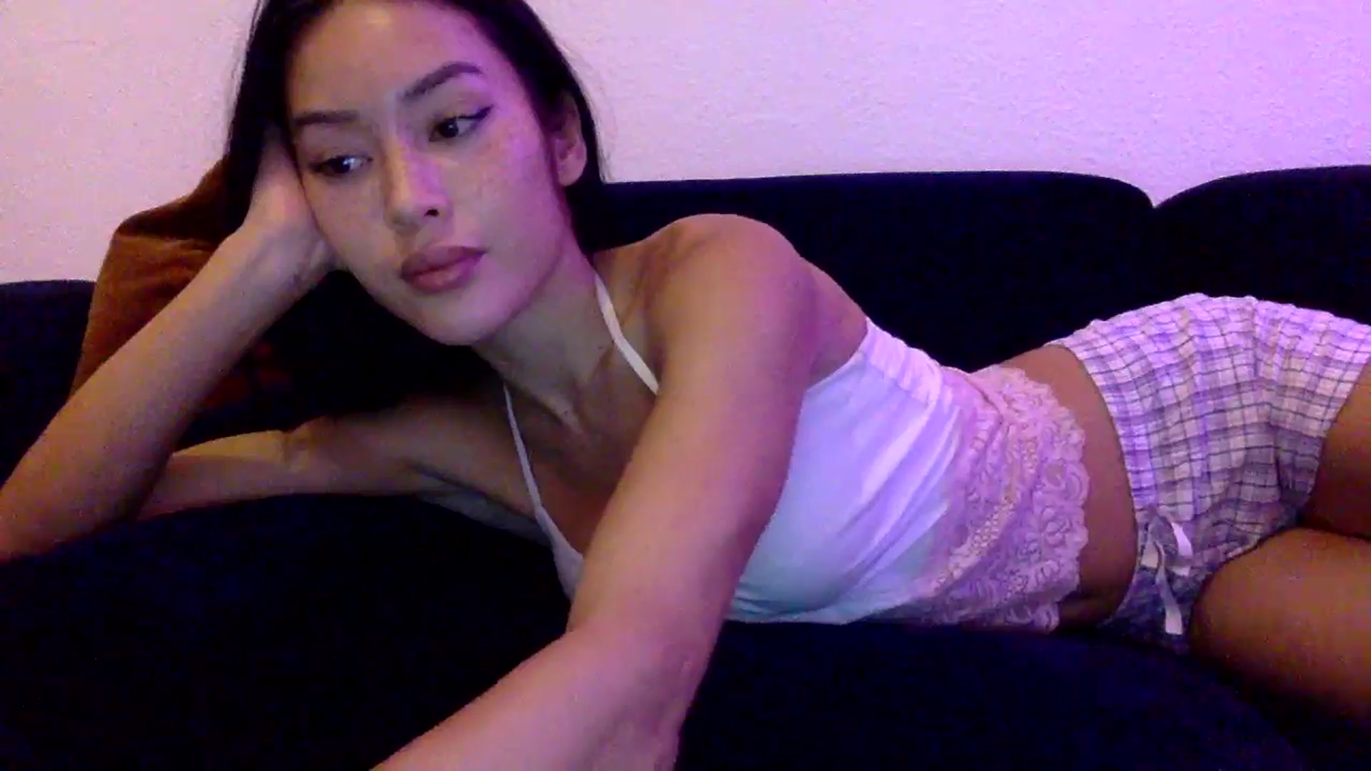 Gallery image thumbnail from Miss_emiko's myfreecams stream on, 11/04/2025, 21:59 image 13 of 20
