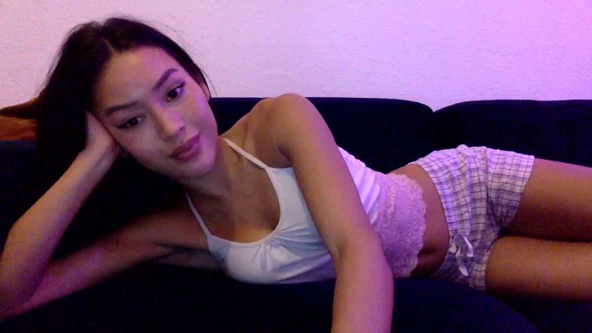 Gallery image thumbnail from Miss_emiko's myfreecams stream on, 11/04/2025, 21:59 image 7 of 20