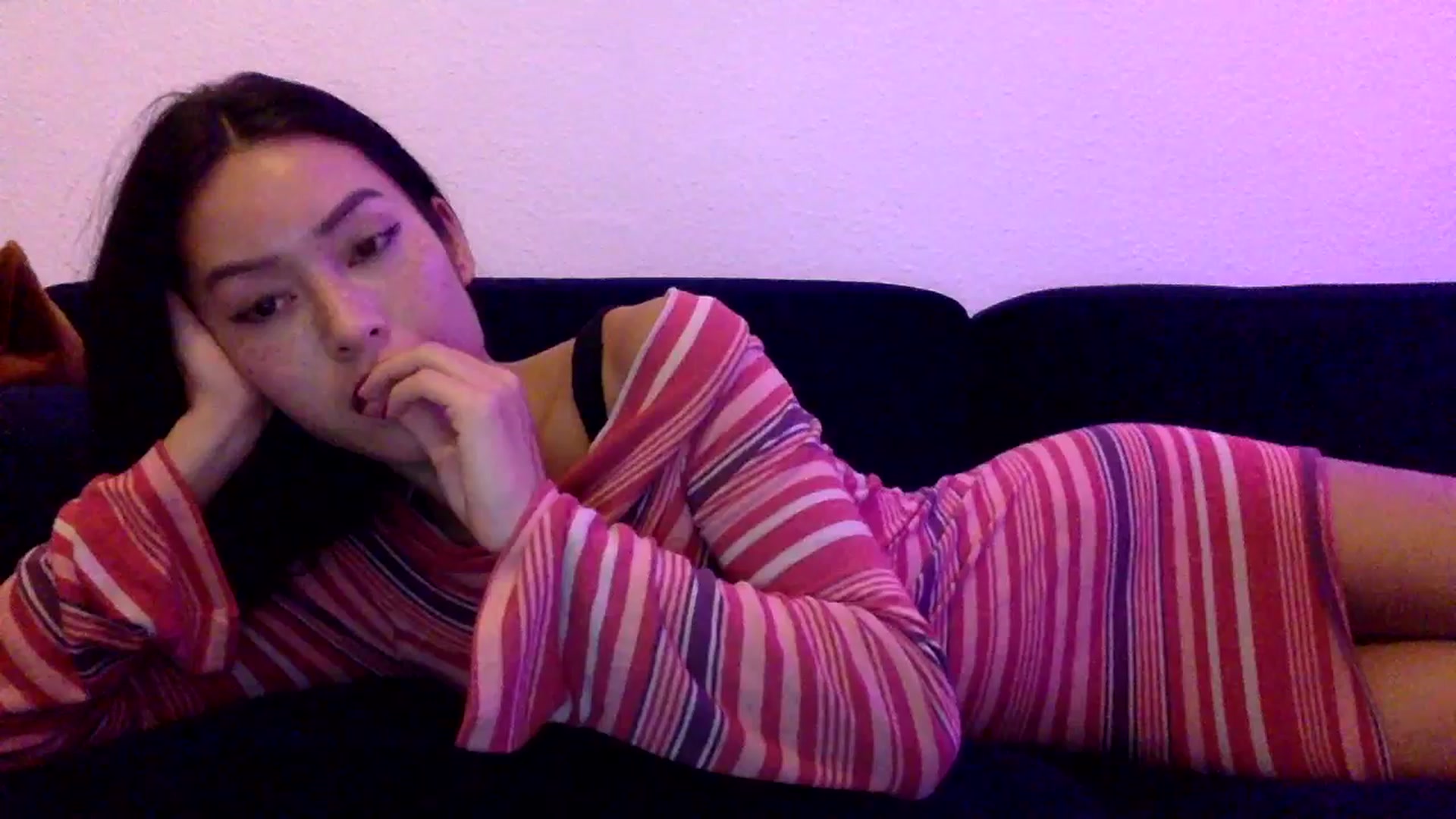 Gallery image thumbnail from Miss_emiko's myfreecams stream on, 11/04/2025, 21:59 image 3 of 20