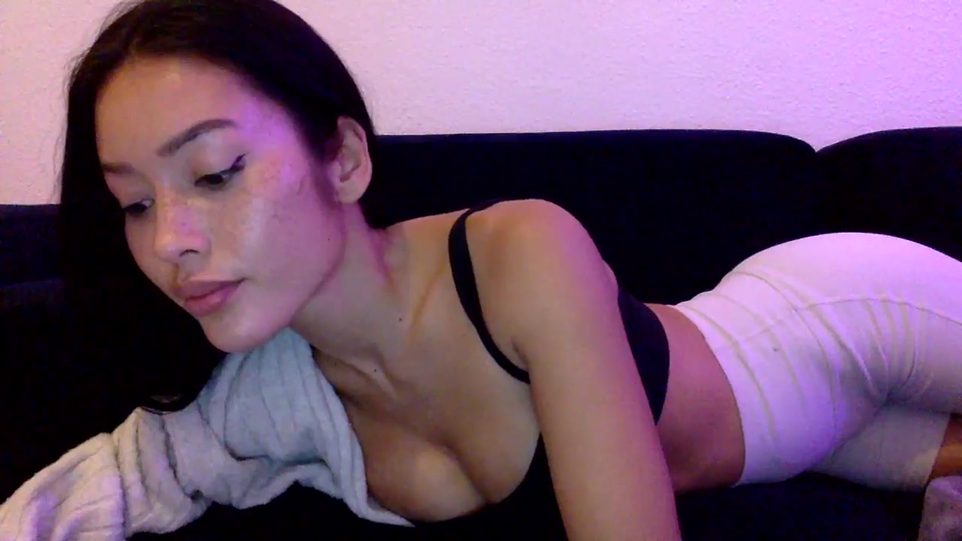 Gallery image thumbnail from Miss_emiko's myfreecams stream on, 11/05/2025, 20:59 image 10 of 20