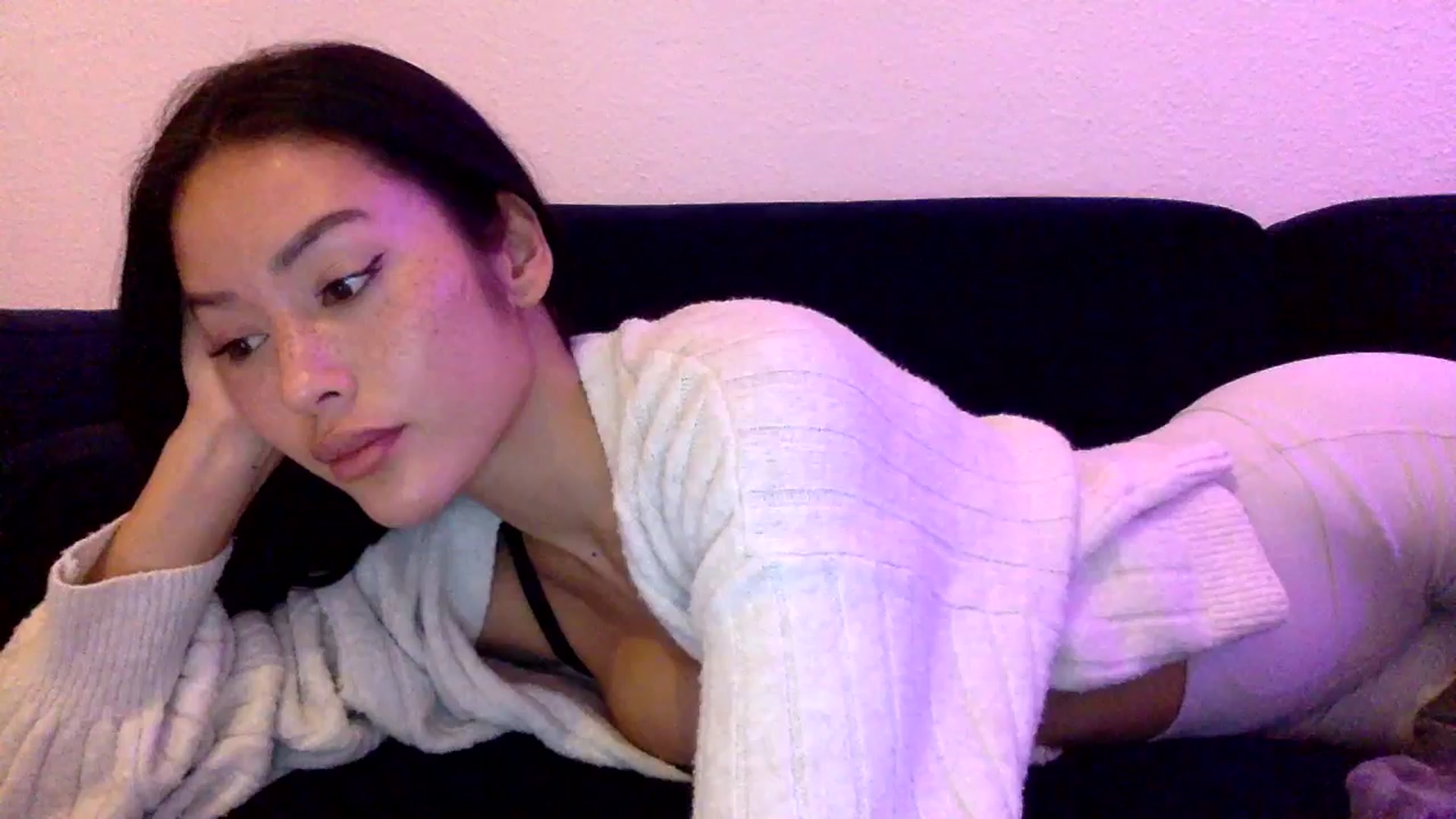 Gallery image thumbnail from Miss_emiko's myfreecams stream on, 11/05/2025, 20:59 image 1 of 20