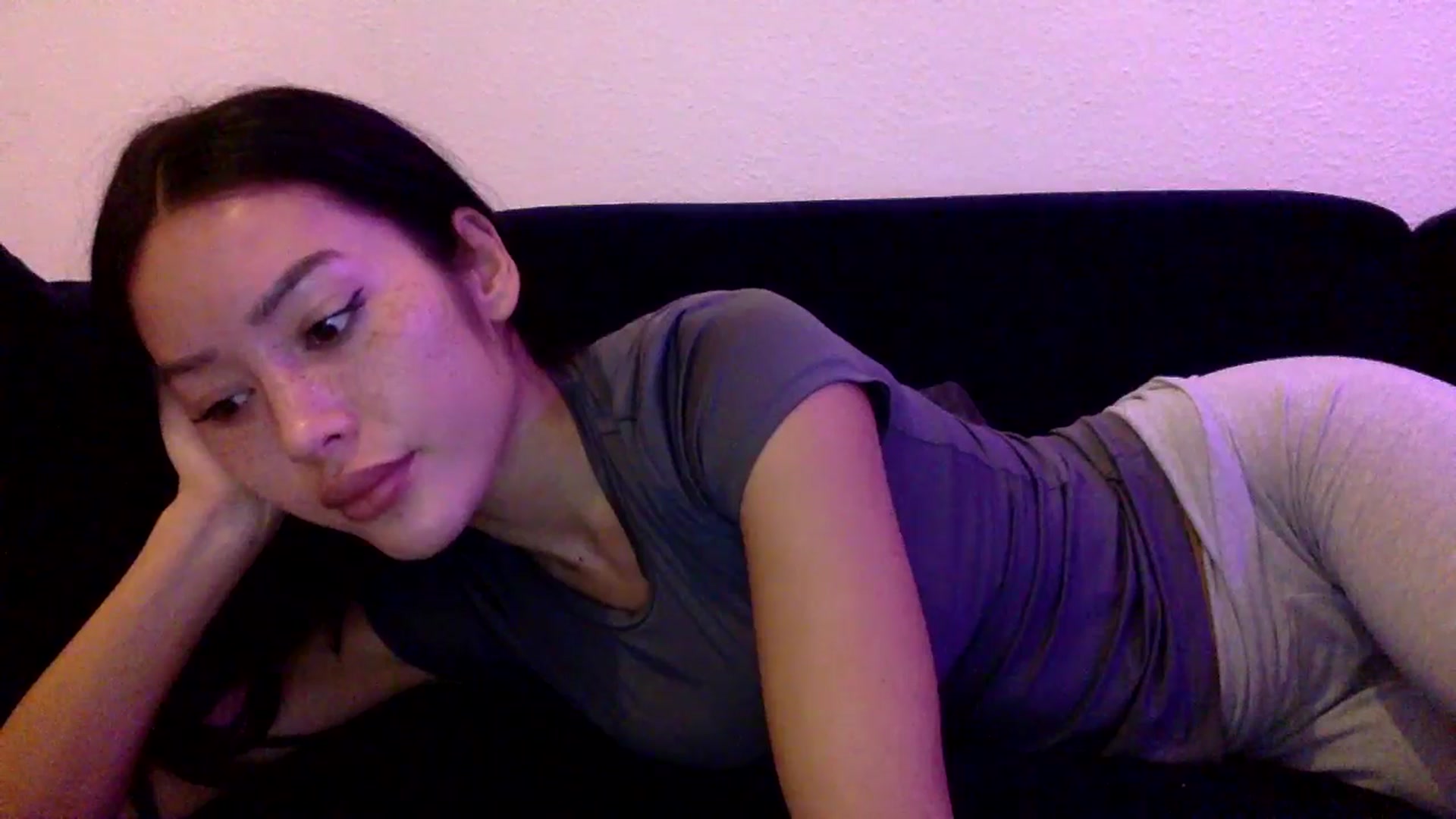Gallery image thumbnail from Miss_emiko's myfreecams stream on, 11/06/2025, 18:08 image 4 of 20