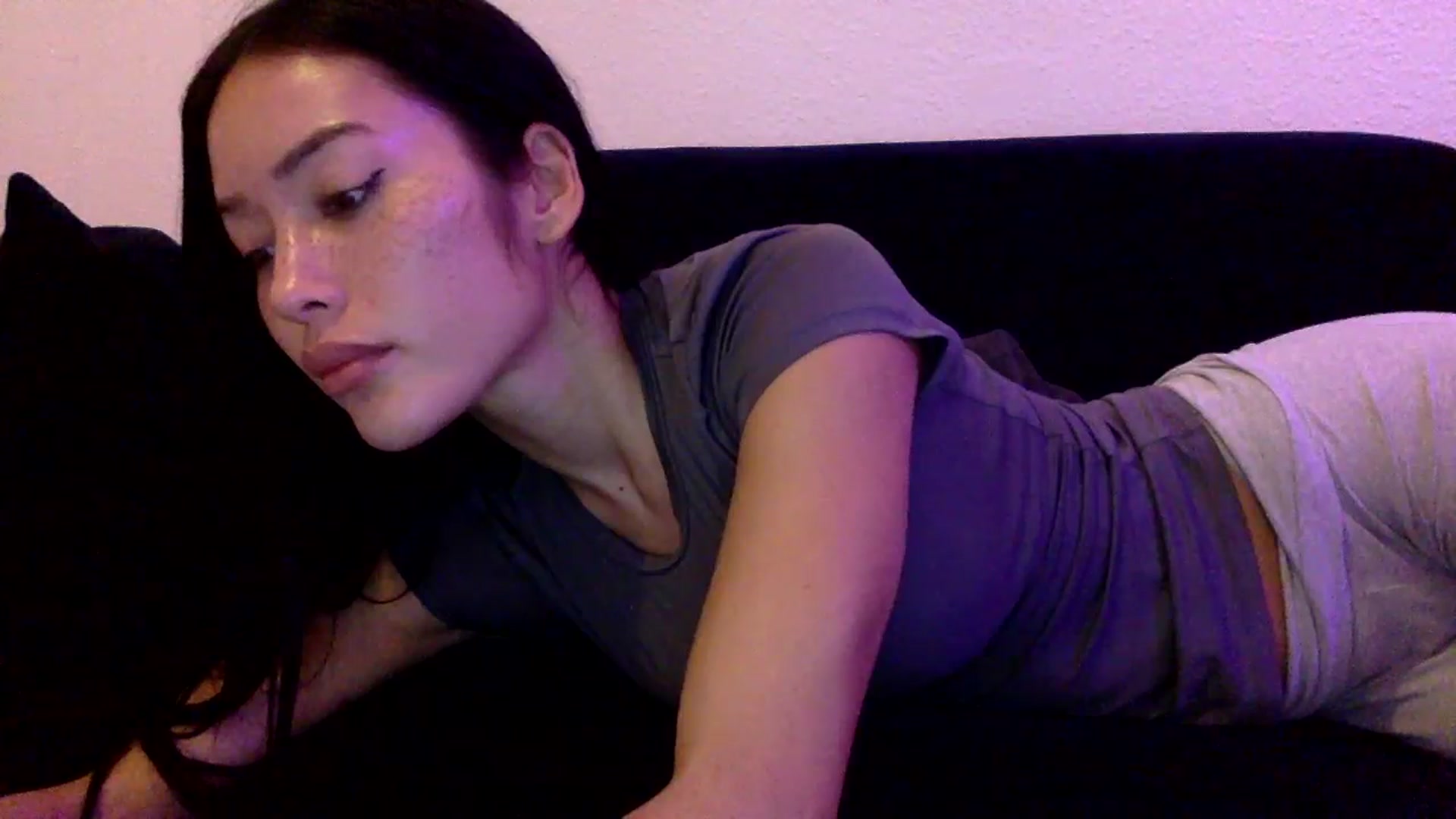Gallery image thumbnail from Miss_emiko's myfreecams stream on, 11/06/2025, 18:08 image 15 of 20