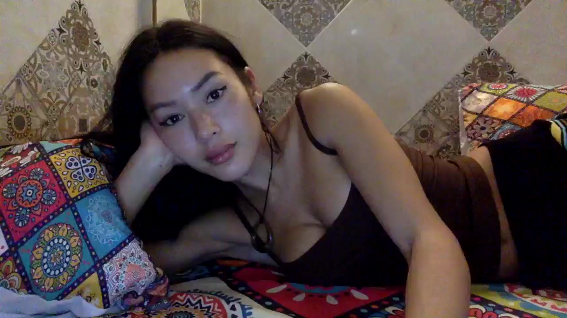Gallery image thumbnail from Miss_emiko's myfreecams stream on, 11/13/2025, 07:59 image 2 of 20