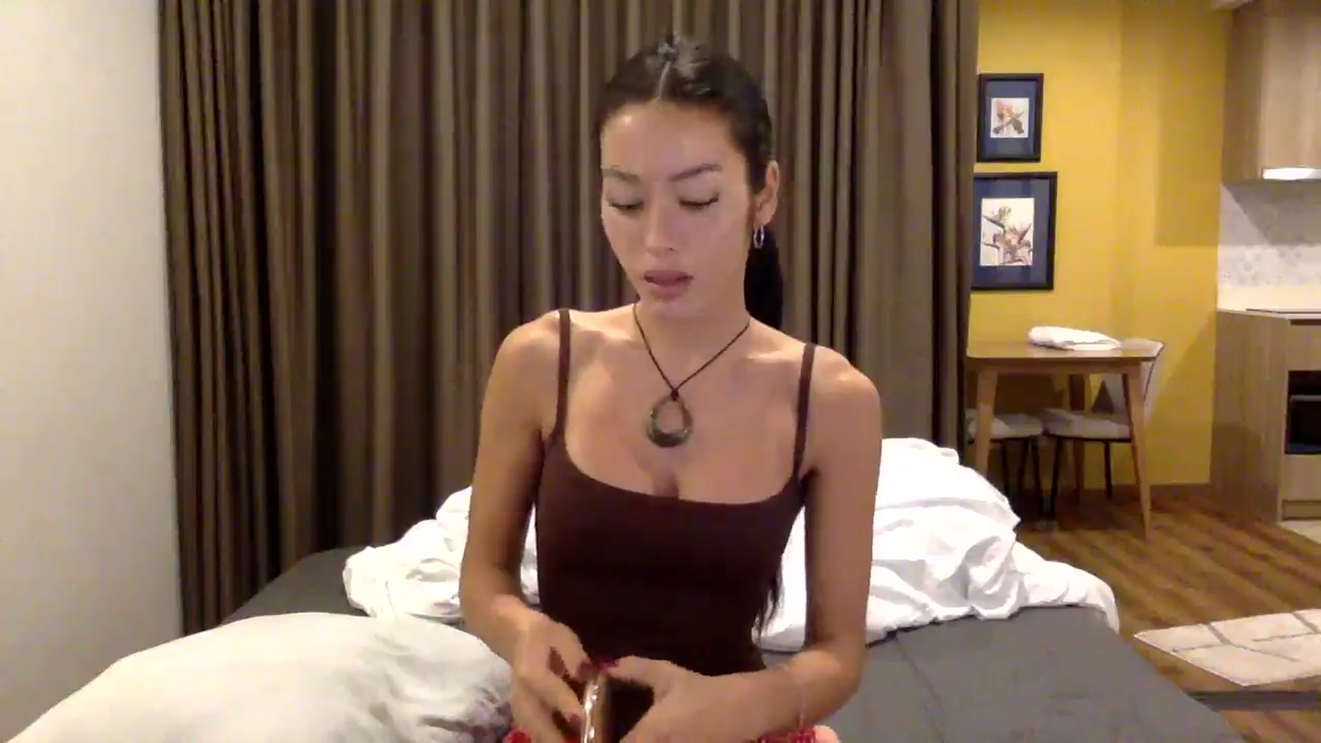 Gallery image thumbnail from Miss_emiko's myfreecams stream on, 11/19/2025, 08:10 image 3 of 20