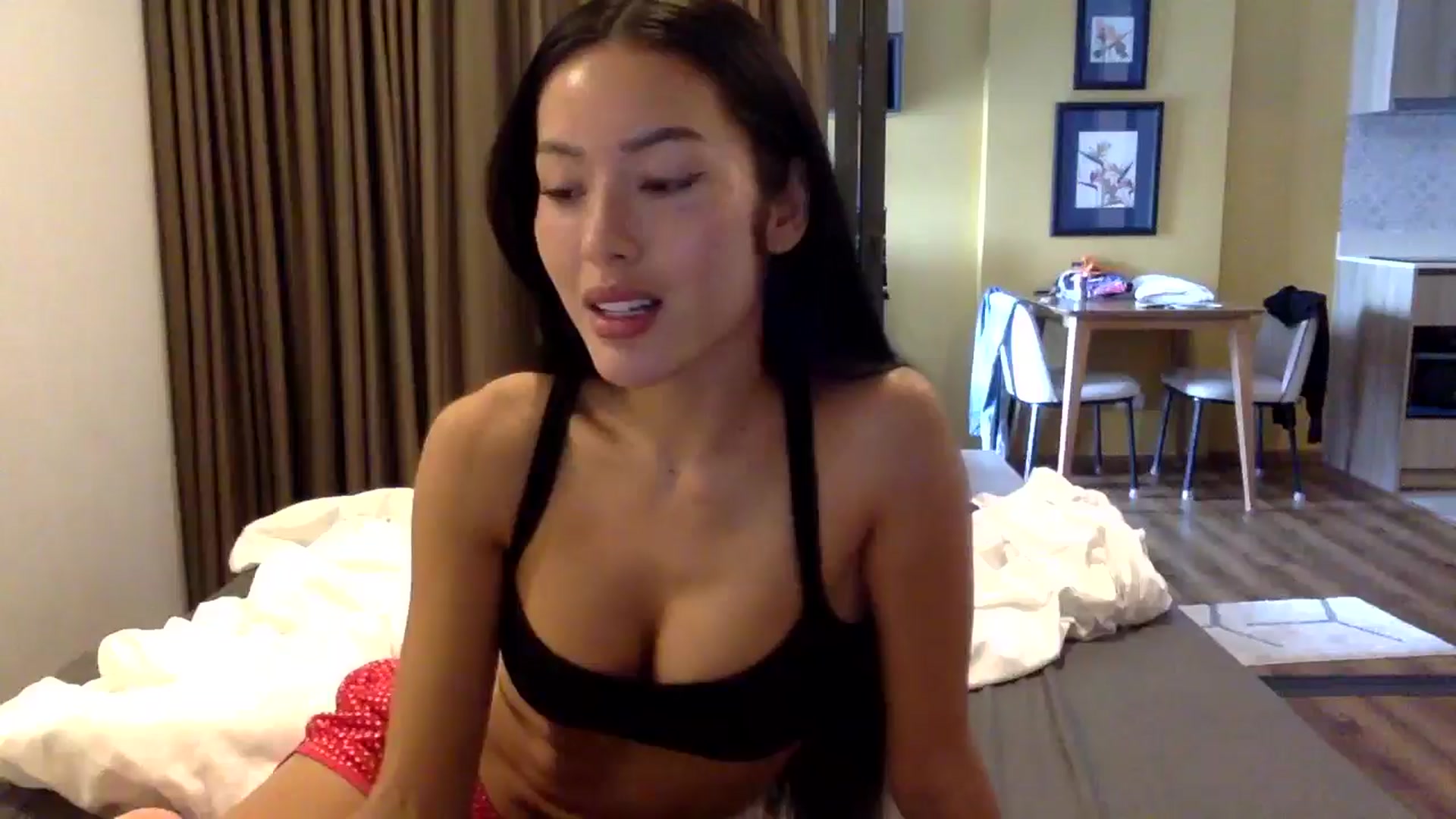 Gallery image thumbnail from Miss_emiko's myfreecams stream on, 11/20/2025, 05:43 image 13 of 20