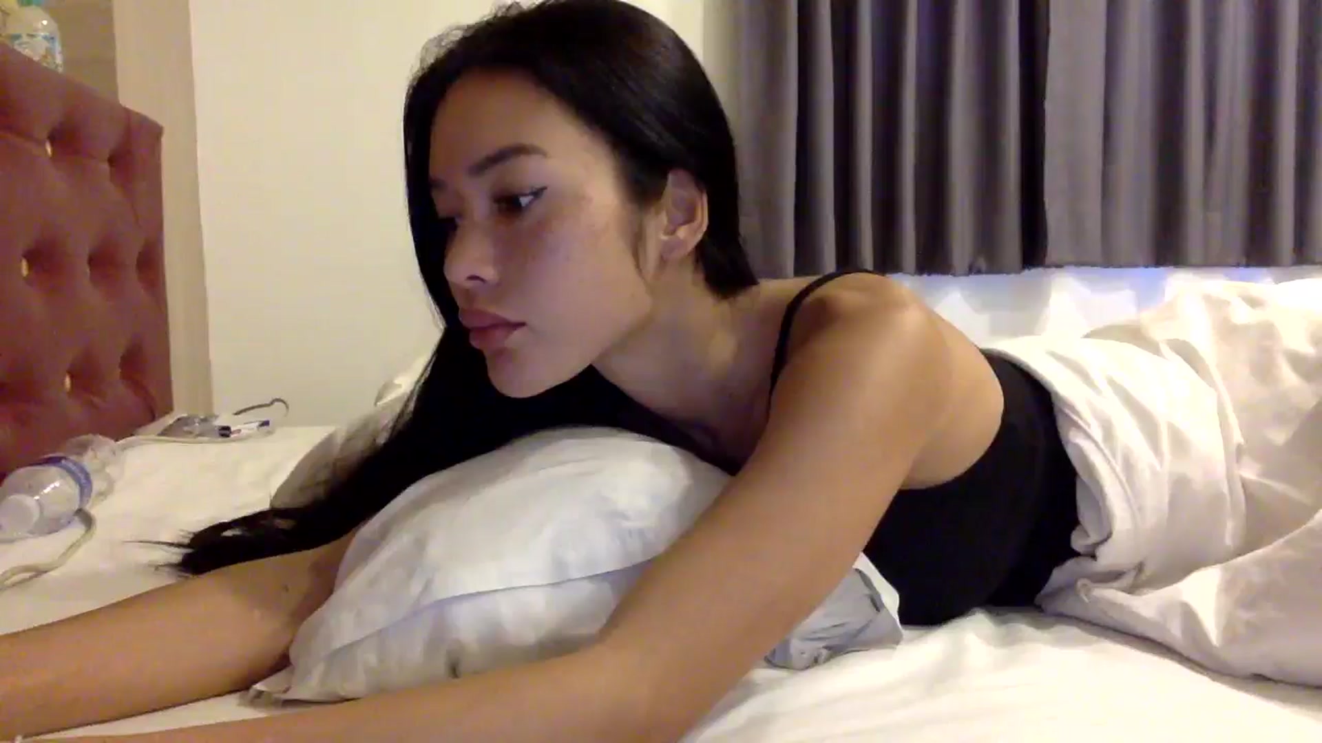 Gallery image thumbnail from Miss_emiko's myfreecams stream on, 12/03/2025, 07:14 image 11 of 20