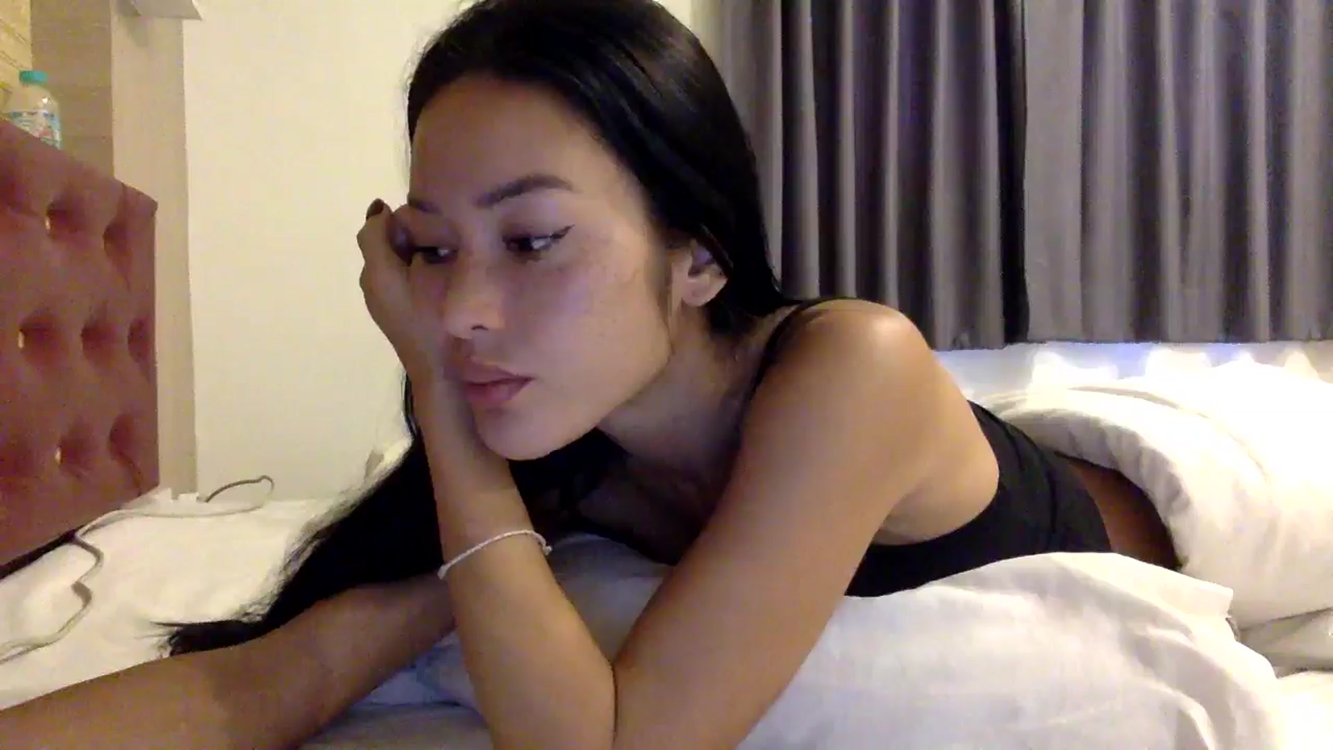 Gallery image thumbnail from Miss_emiko's myfreecams stream on, 12/03/2025, 07:14 image 20 of 20