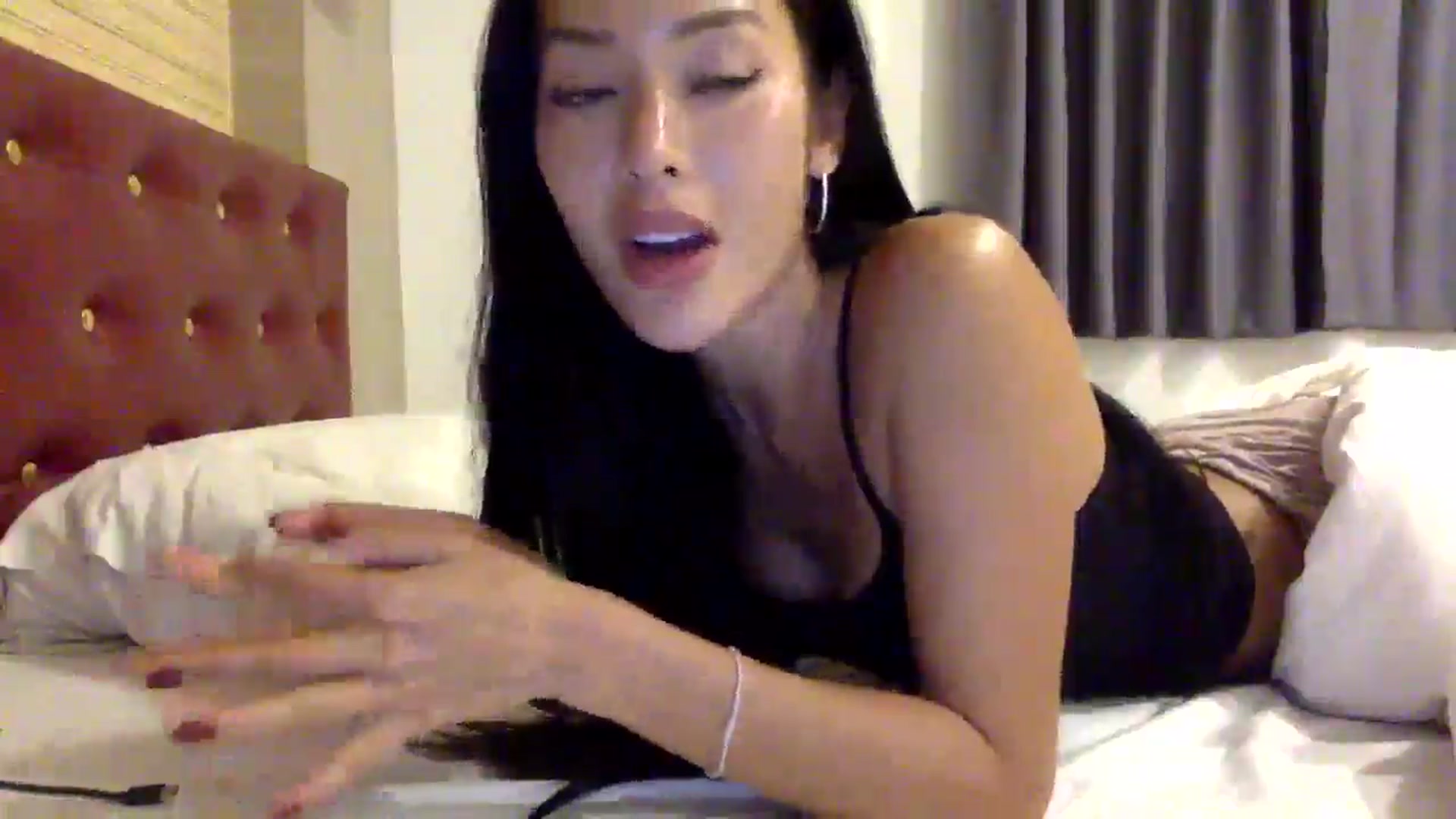 Gallery image thumbnail from Miss_emiko's myfreecams stream on, 12/03/2025, 16:59 image 16 of 20