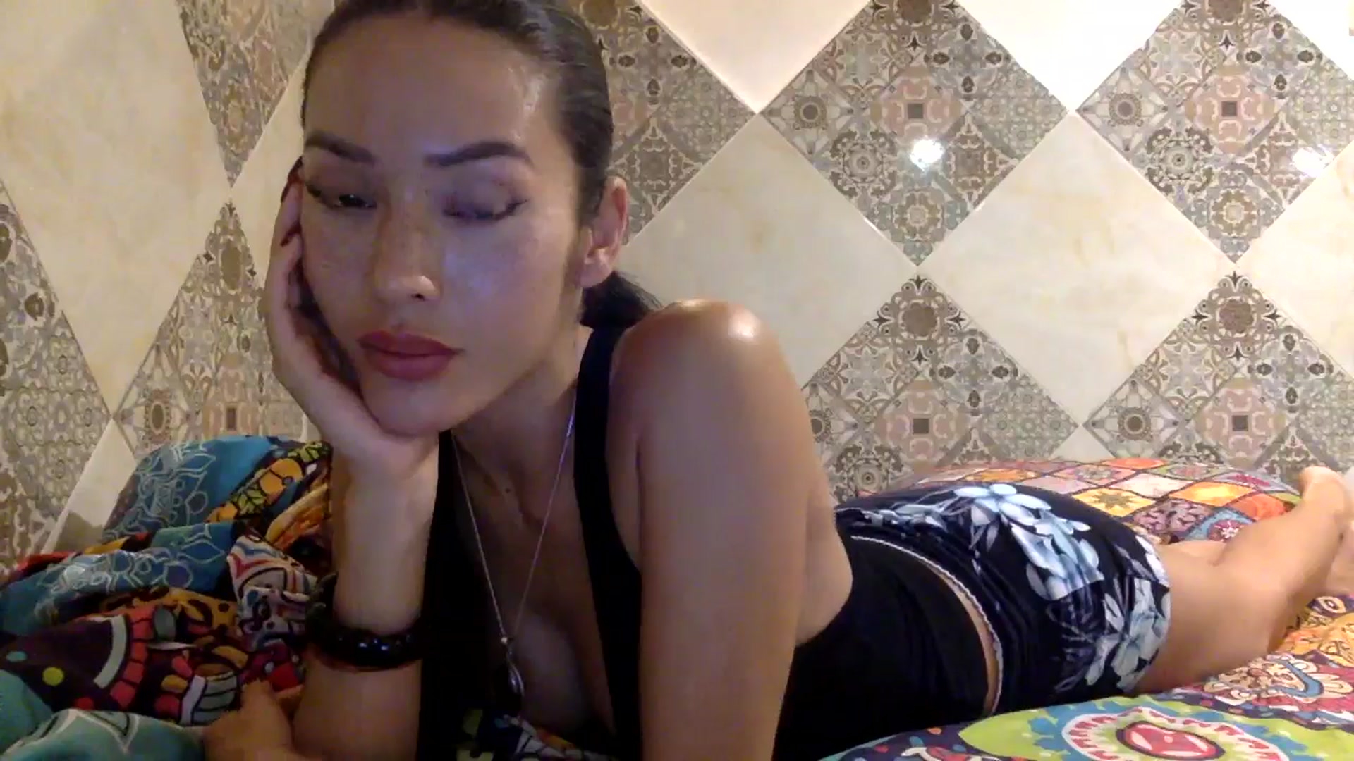 Gallery image thumbnail from Miss_emiko's myfreecams stream on, 12/13/2025, 16:09 image 3 of 20