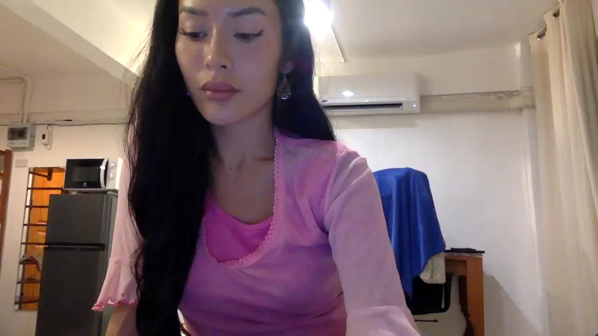 Gallery image thumbnail from Miss_emiko's myfreecams stream on, 12/23/2025, 18:01 image 9 of 20