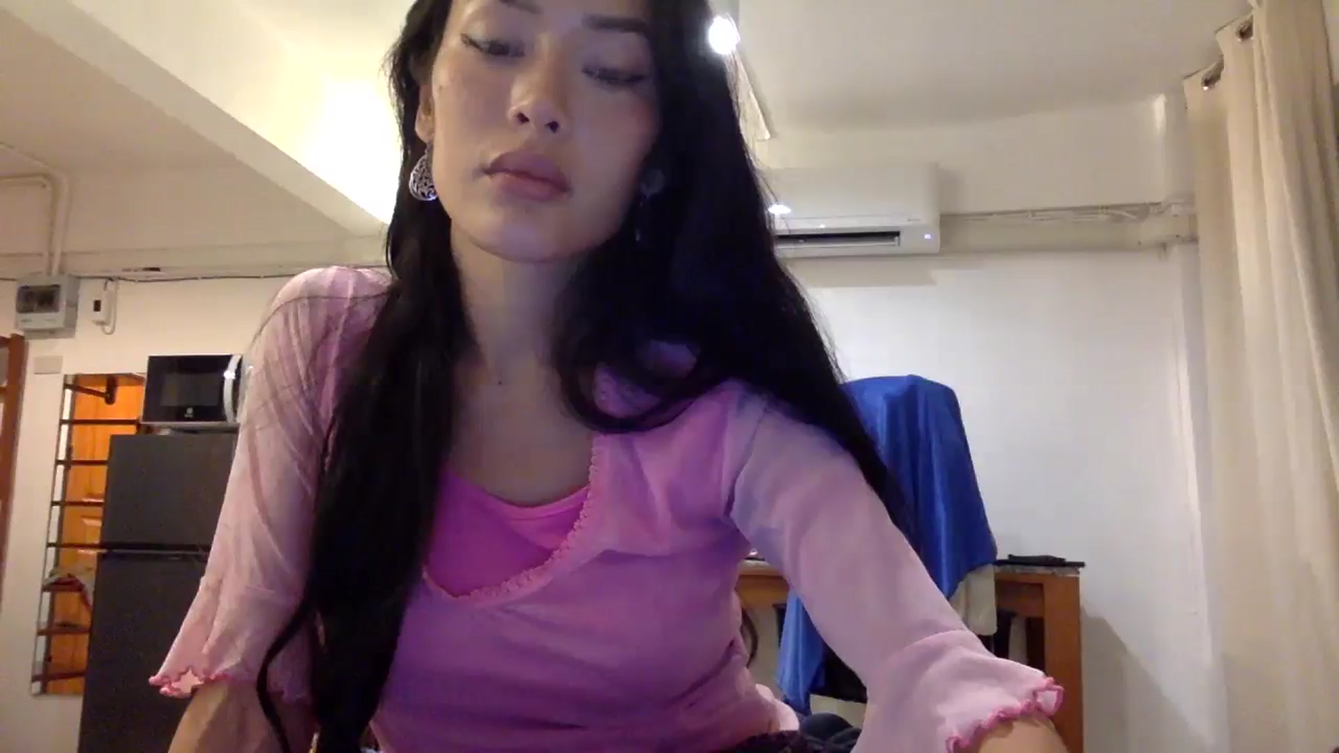 Gallery image thumbnail from Miss_emiko's myfreecams stream on, 12/23/2025, 18:01 image 11 of 20