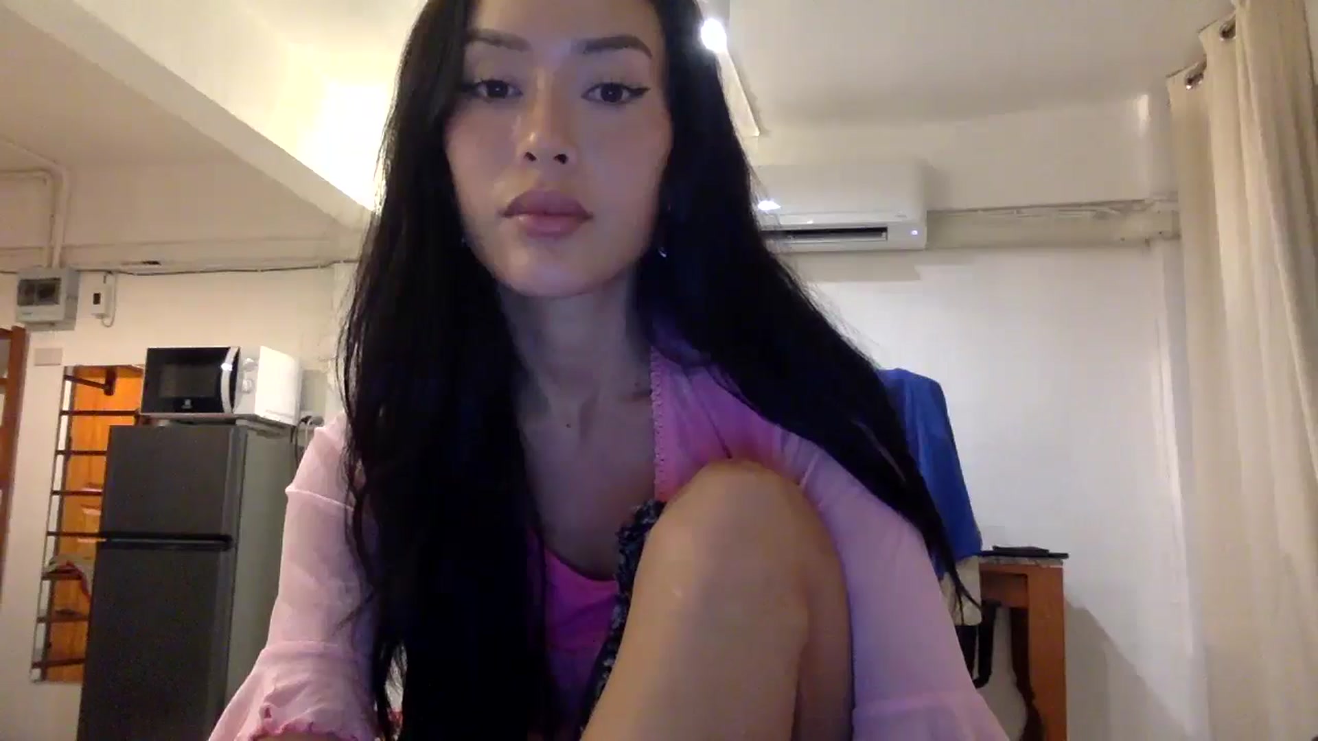 Gallery image thumbnail from Miss_emiko's myfreecams stream on, 12/23/2025, 18:01 image 5 of 20