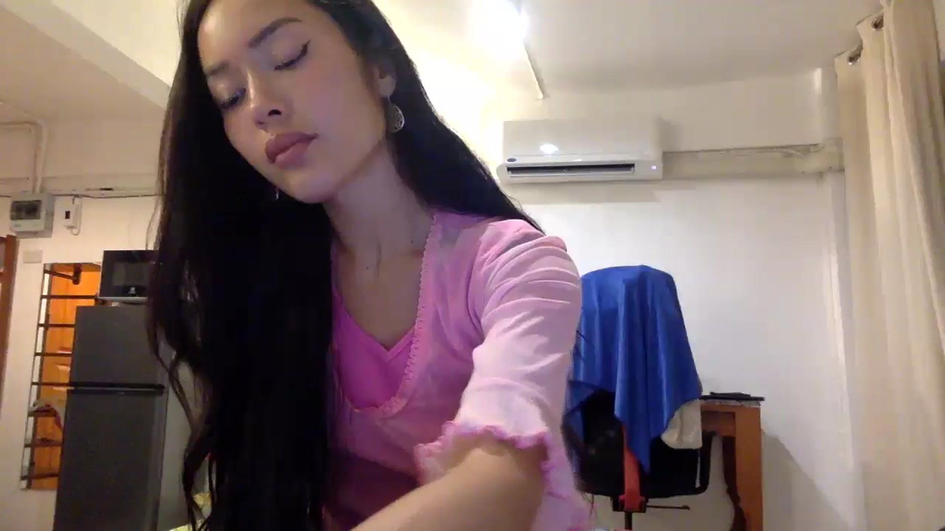Gallery image thumbnail from Miss_emiko's myfreecams stream on, 12/23/2025, 18:01 image 6 of 20