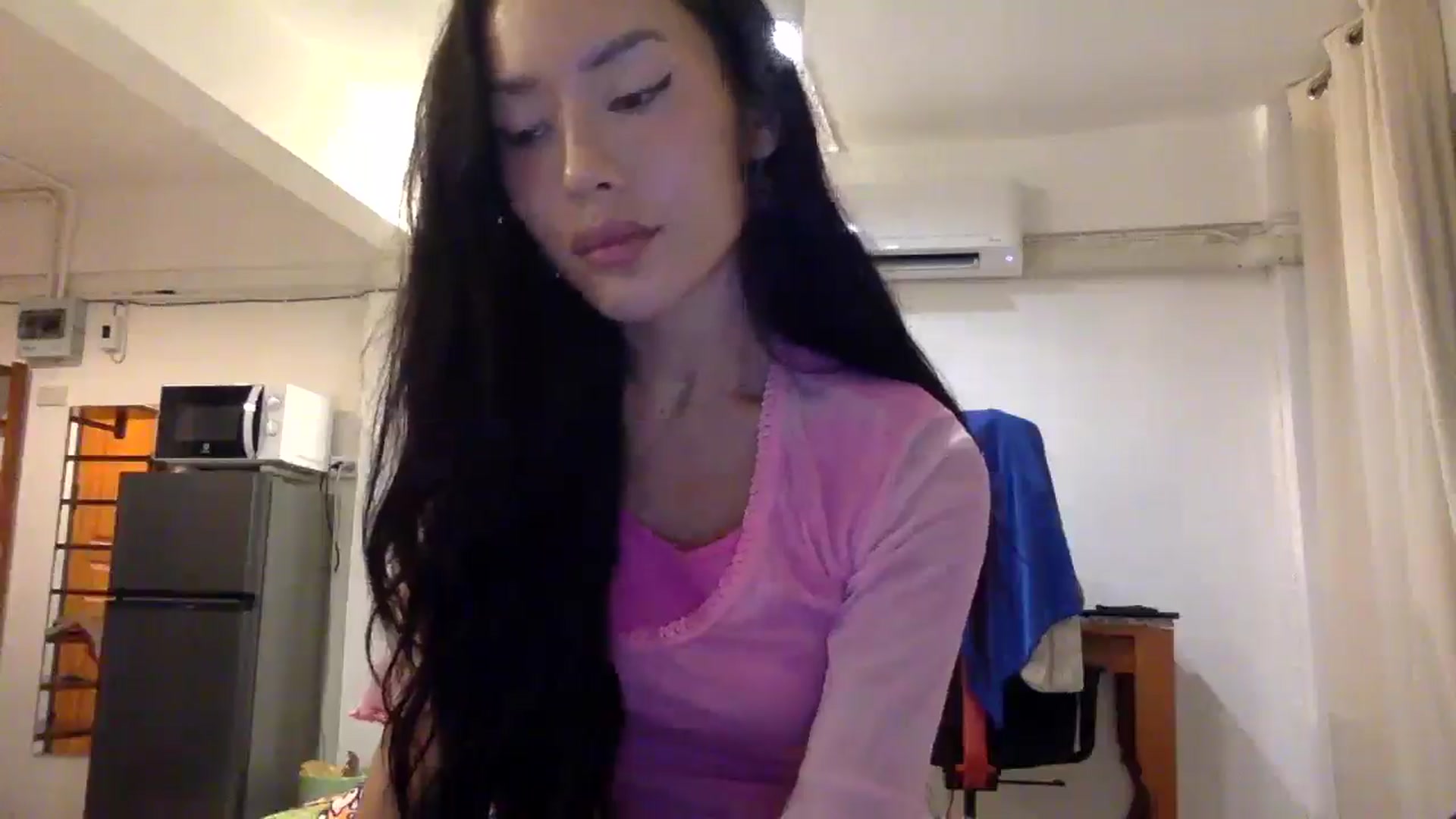 Gallery image thumbnail from Miss_emiko's myfreecams stream on, 12/23/2025, 18:01 image 7 of 20