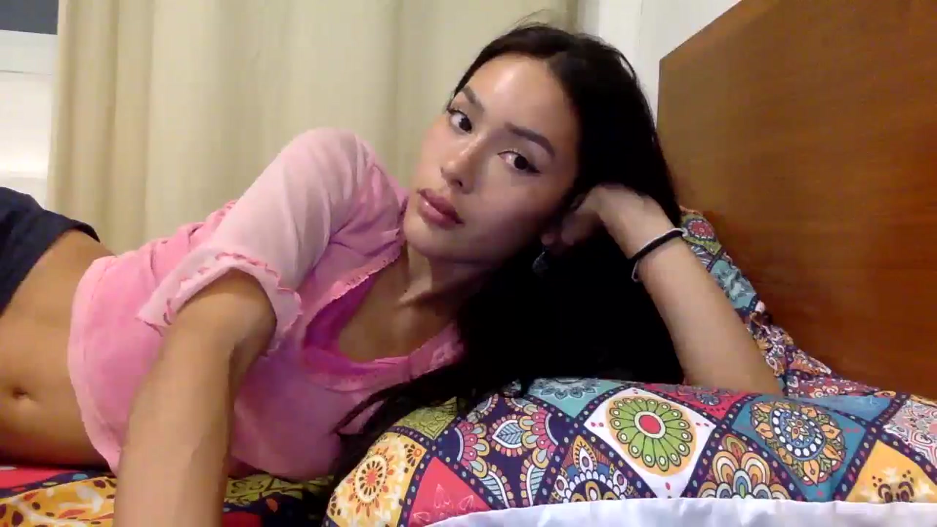 Gallery image thumbnail from Miss_emiko's myfreecams stream on, 12/23/2025, 18:01 image 13 of 20