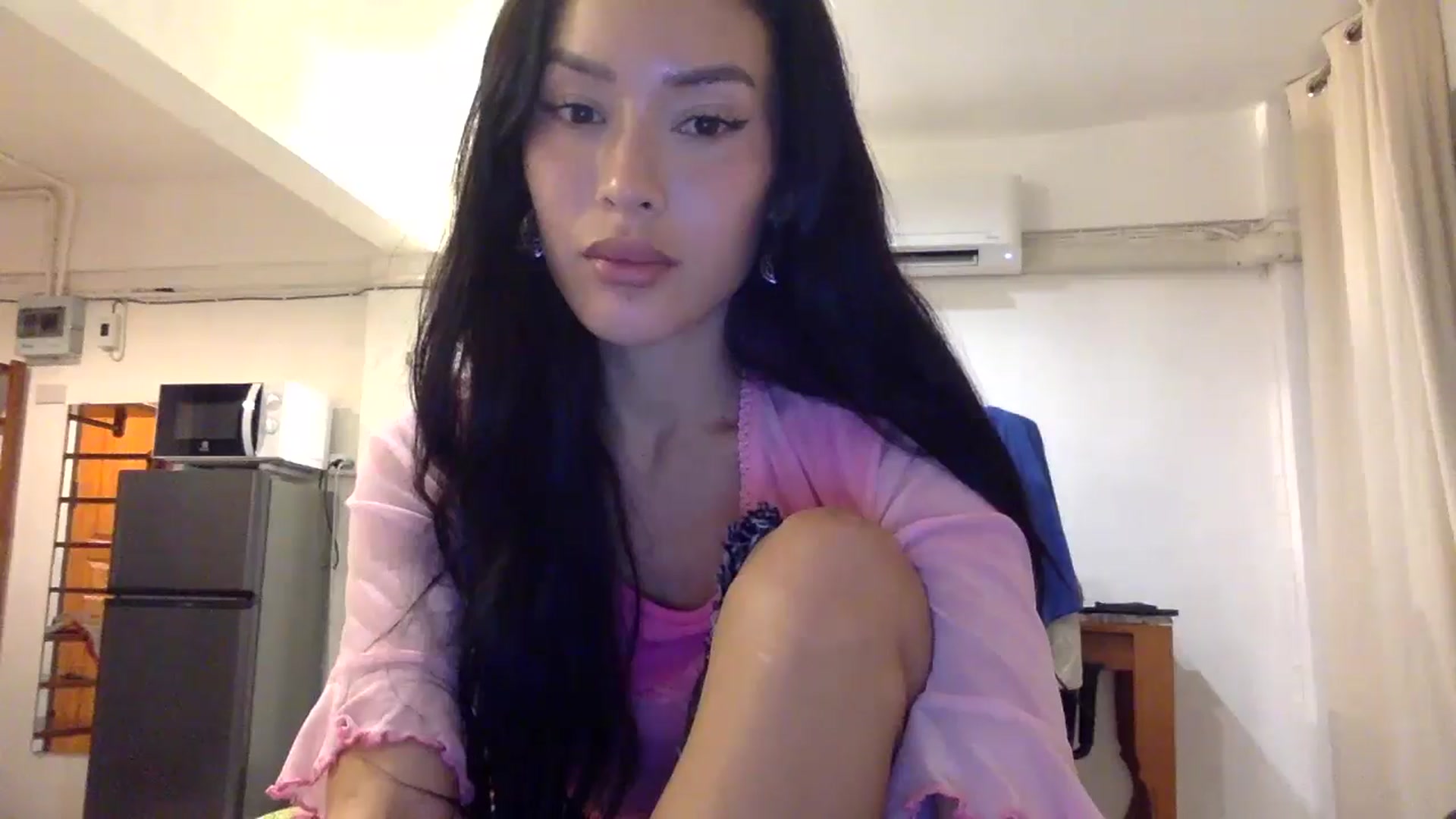 Gallery image thumbnail from Miss_emiko's myfreecams stream on, 12/23/2025, 18:01 image 4 of 20