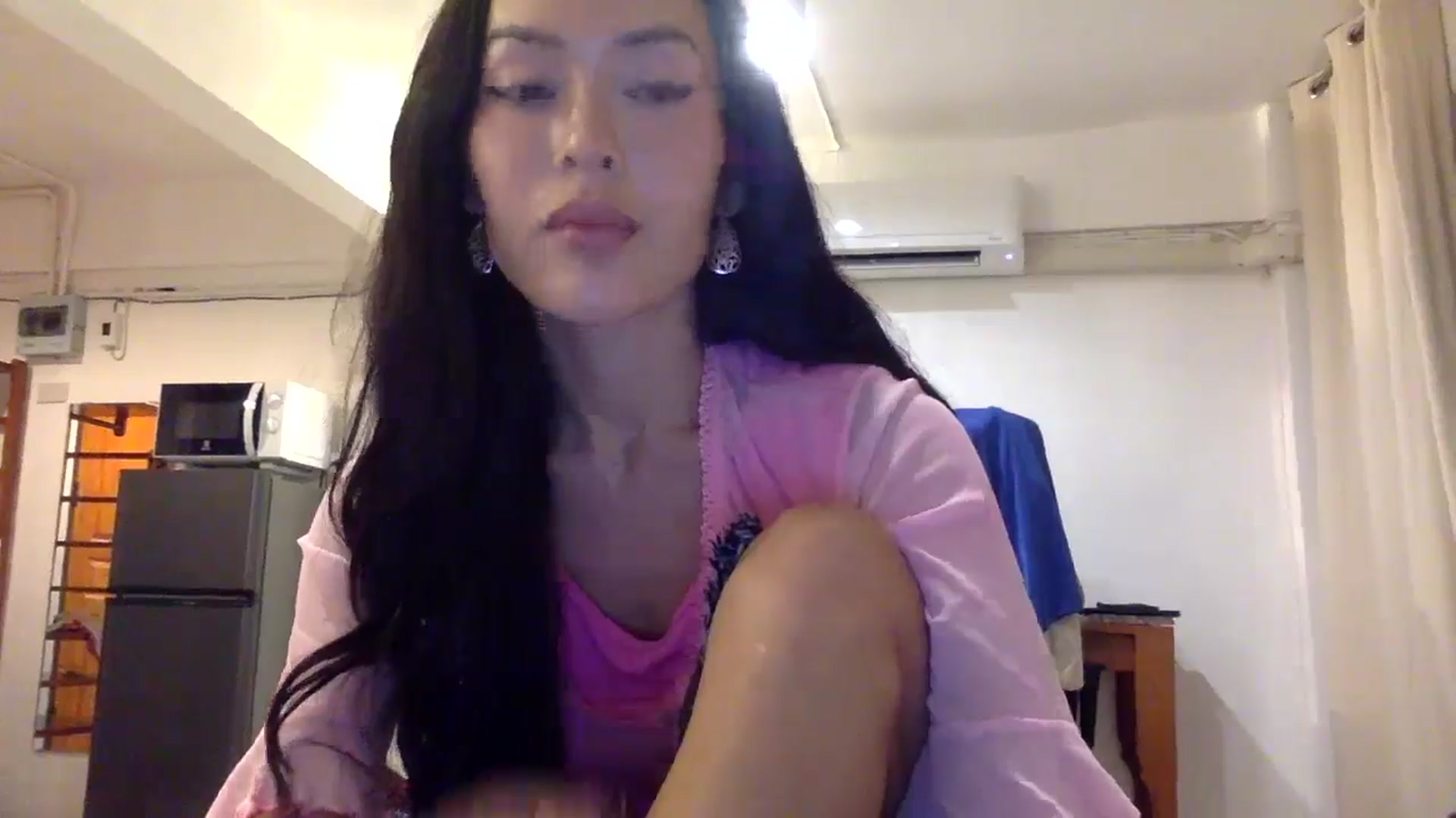 Gallery image thumbnail from Miss_emiko's myfreecams stream on, 12/23/2025, 18:01 image 3 of 20