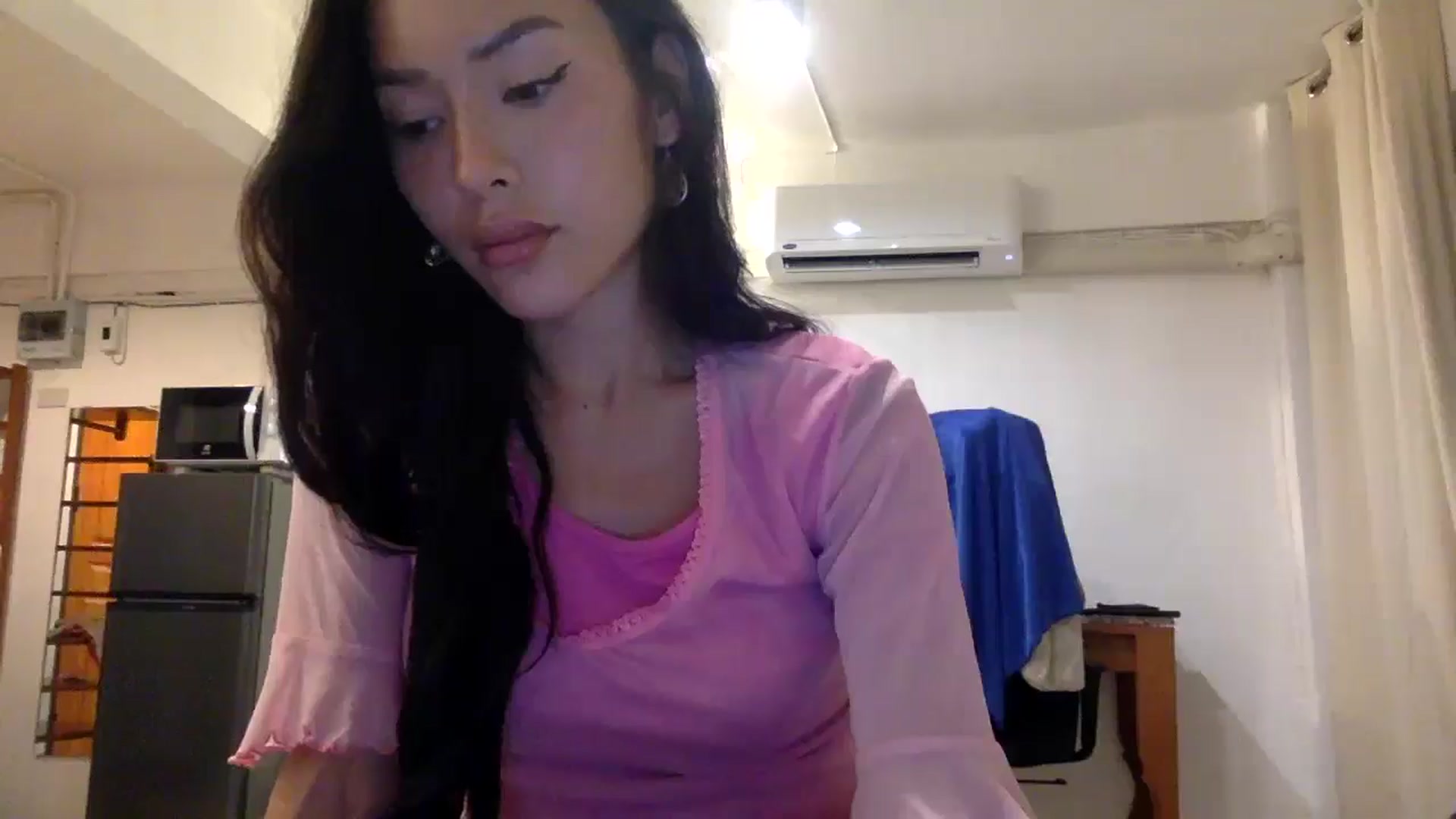 Gallery image thumbnail from Miss_emiko's myfreecams stream on, 12/23/2025, 18:01 image 10 of 20