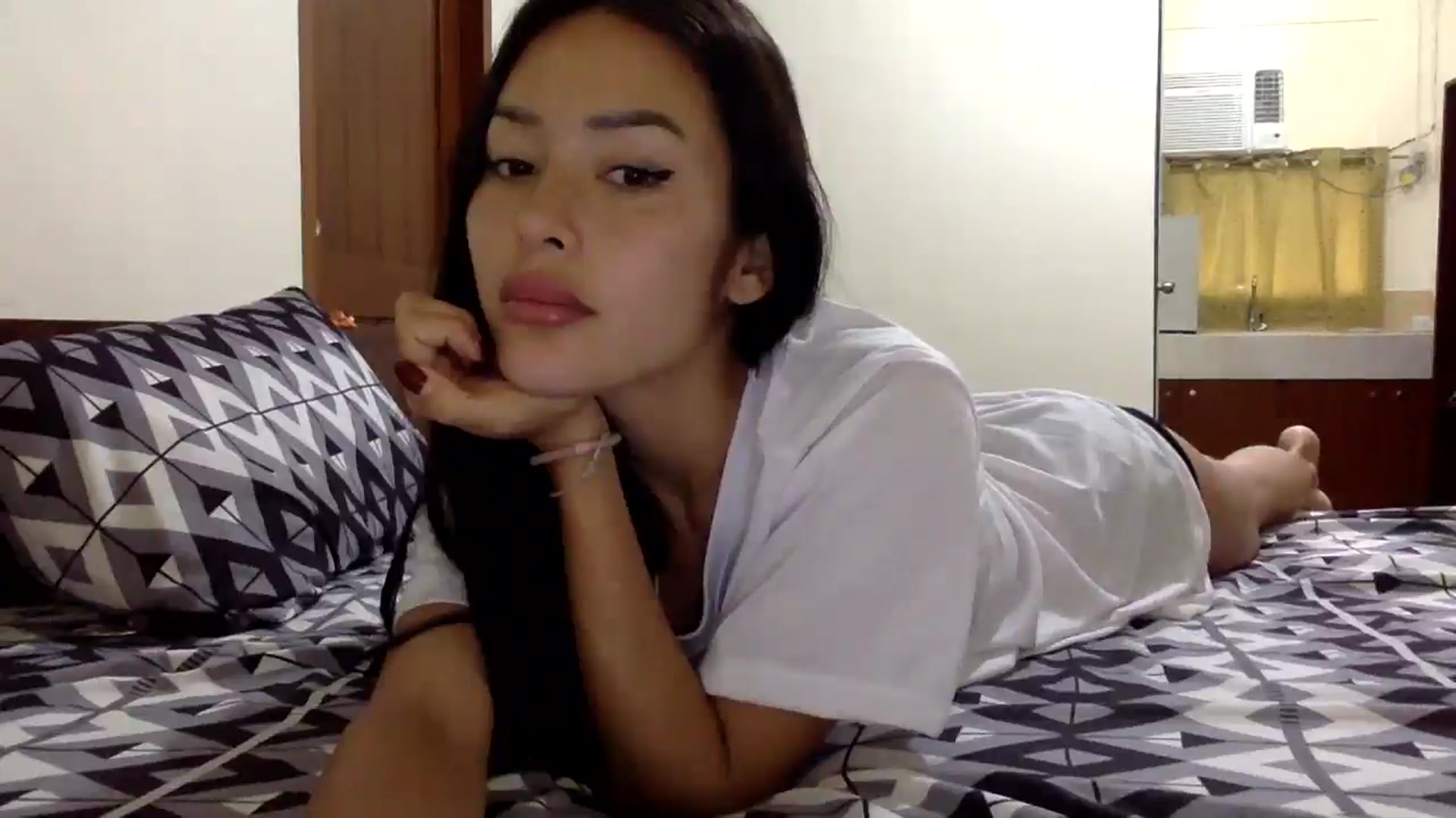 Gallery image thumbnail from Miss_emiko's myfreecams stream on, 01/04/2026, 05:44 image 20 of 20
