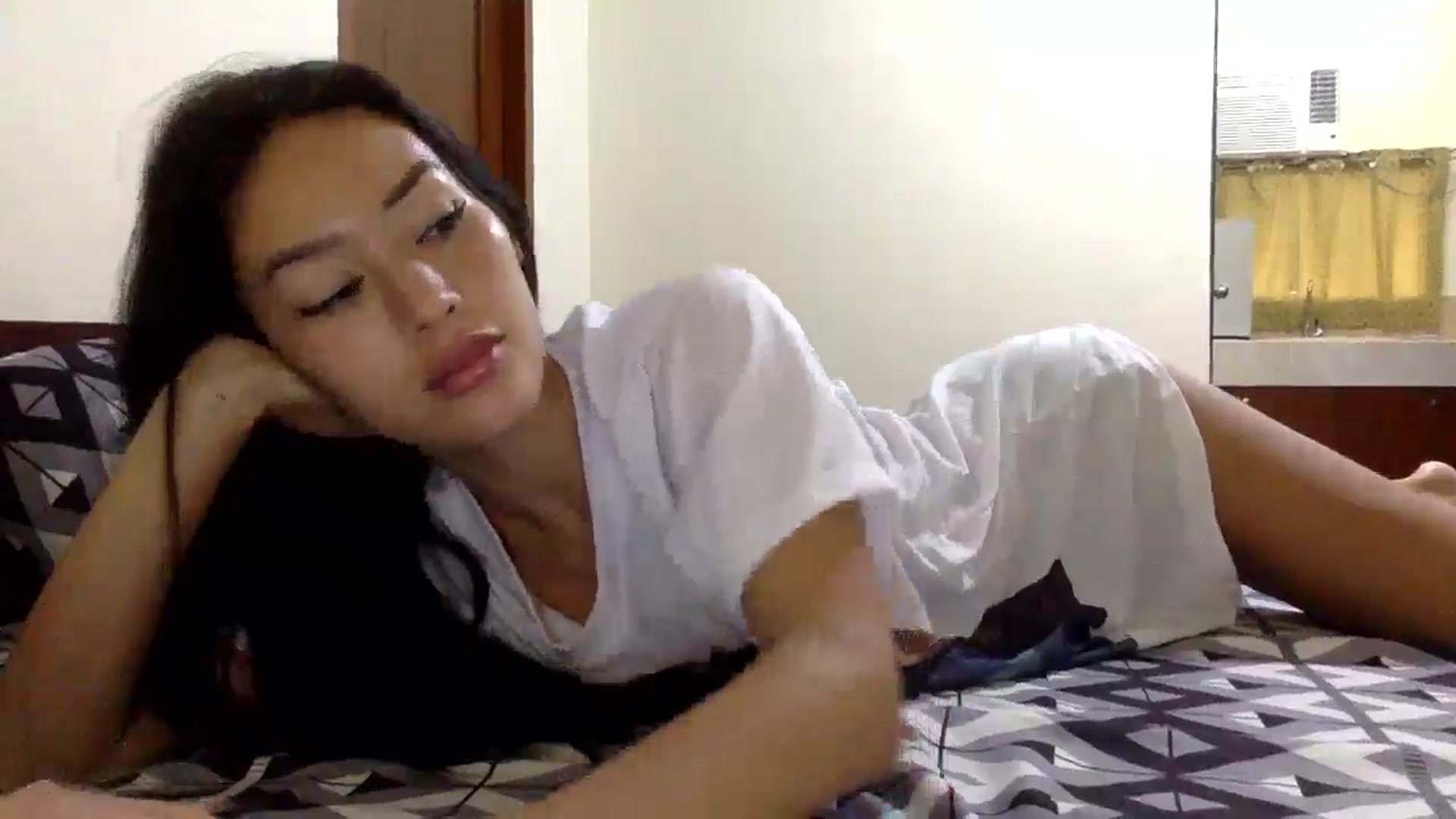 Gallery image thumbnail from Miss_emiko's myfreecams stream on, 01/04/2026, 05:44 image 2 of 20