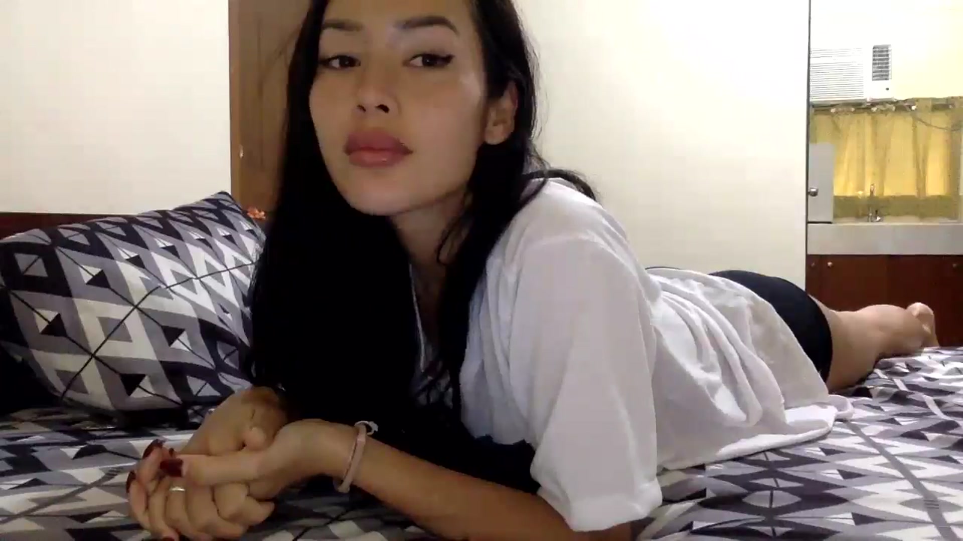 Gallery image thumbnail from Miss_emiko's myfreecams stream on, 01/04/2026, 05:44 image 10 of 20