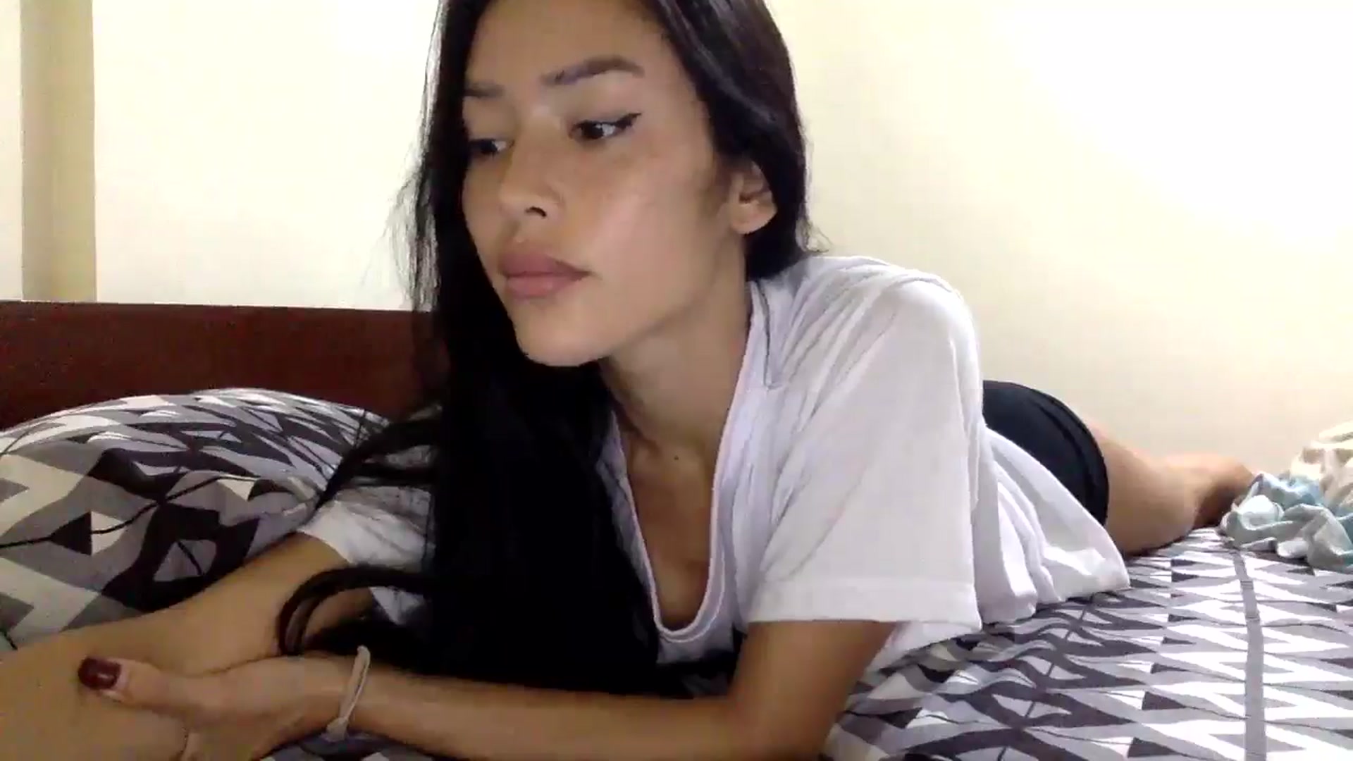 Gallery image thumbnail from Miss_emiko's myfreecams stream on, 01/04/2026, 07:39 image 18 of 20