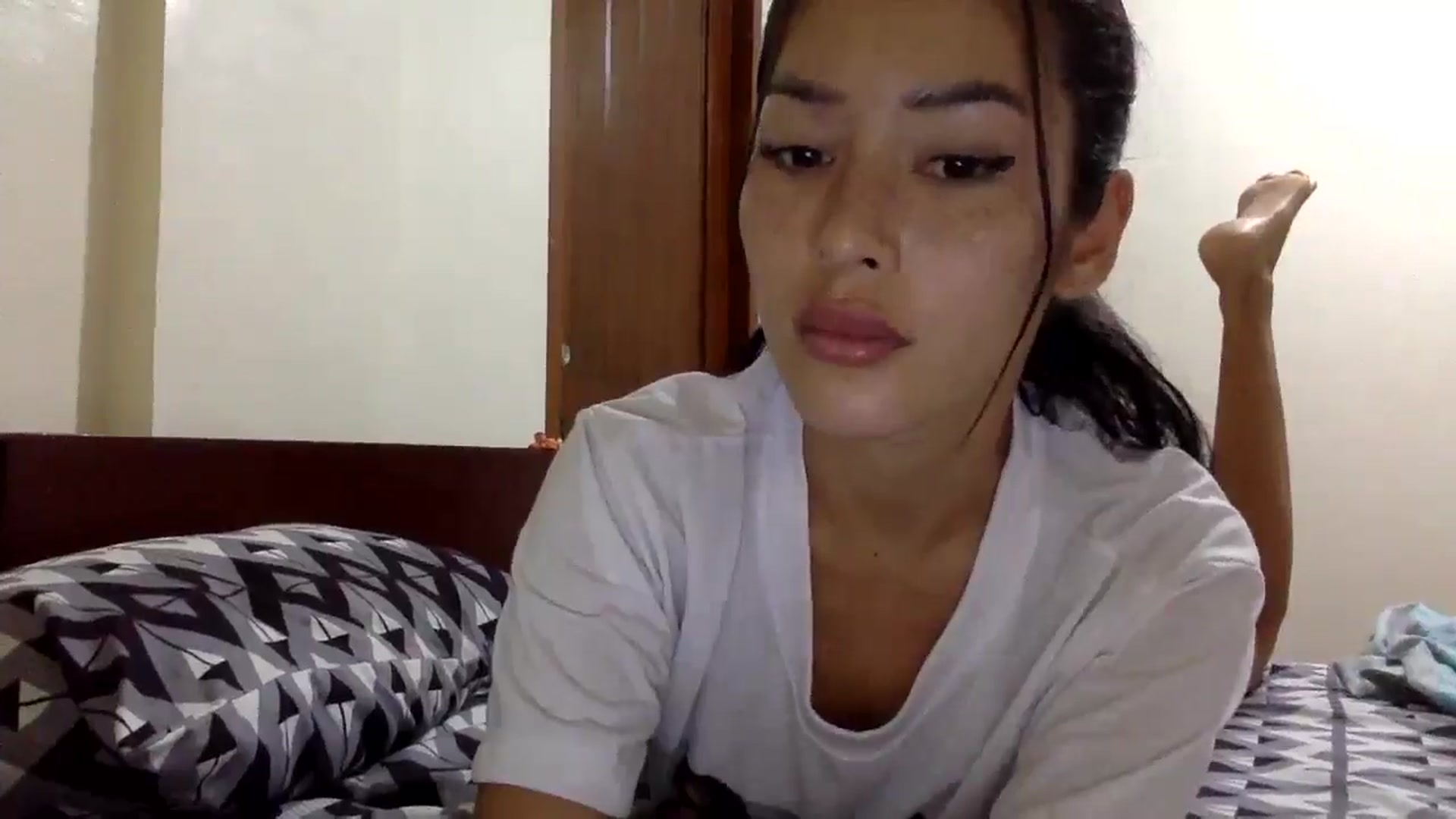 Gallery image thumbnail from Miss_emiko's myfreecams stream on, 01/04/2026, 08:05 image 9 of 20