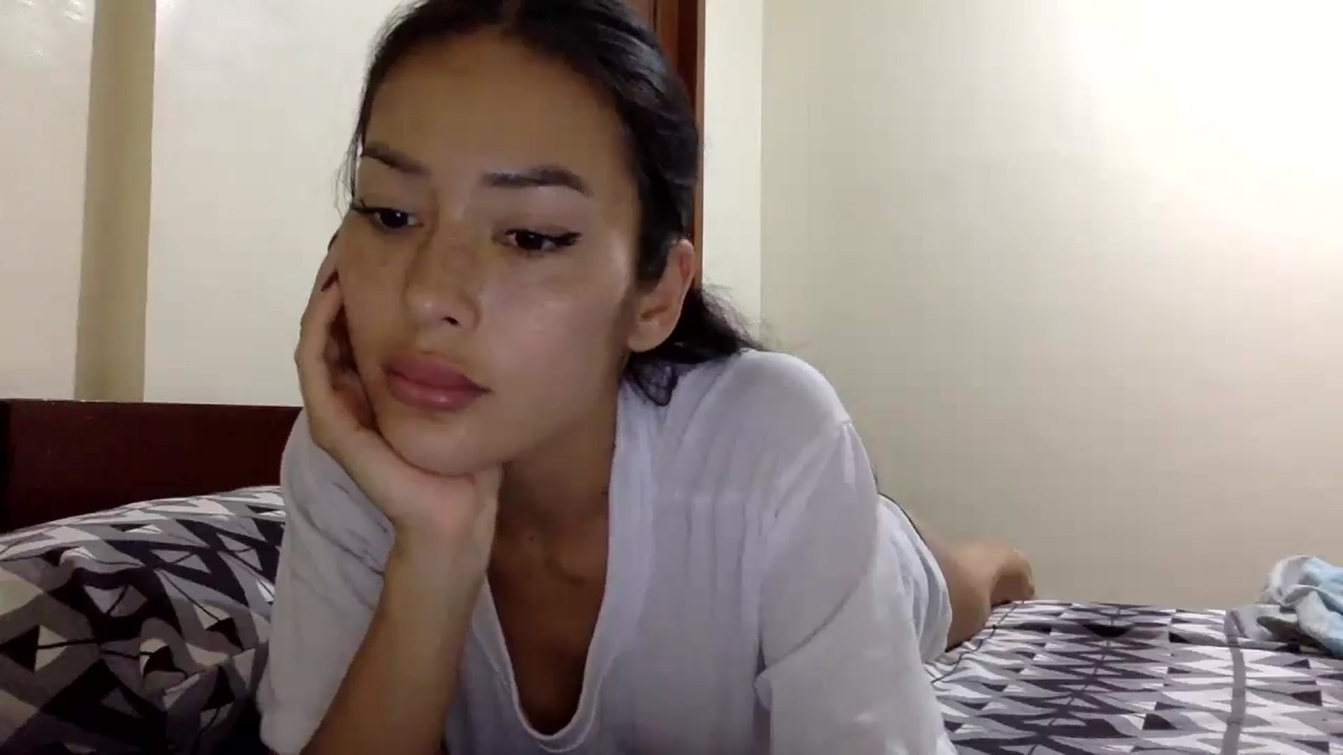 Gallery image thumbnail from Miss_emiko's myfreecams stream on, 01/04/2026, 08:05 image 17 of 20
