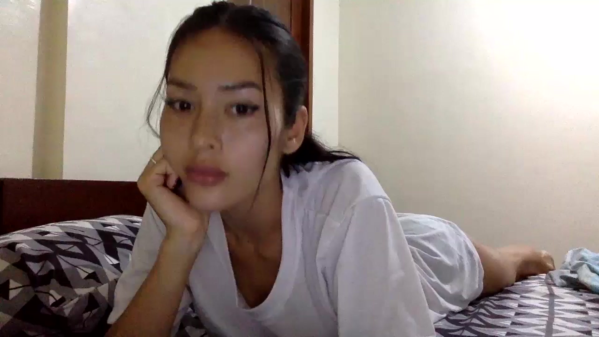 Gallery image thumbnail from Miss_emiko's myfreecams stream on, 01/04/2026, 08:05 image 12 of 20