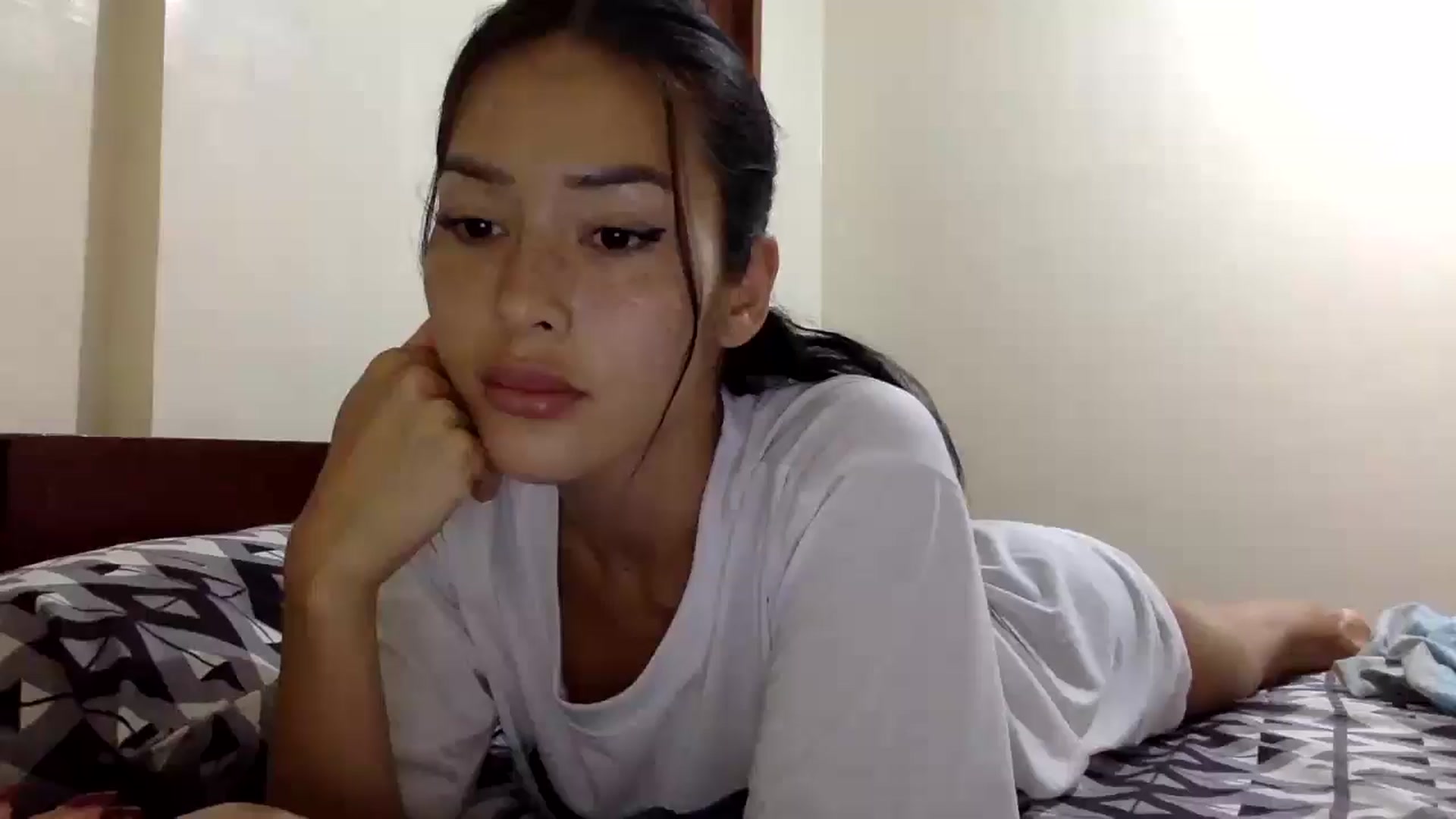 Gallery image thumbnail from Miss_emiko's myfreecams stream on, 01/04/2026, 08:05 image 8 of 20