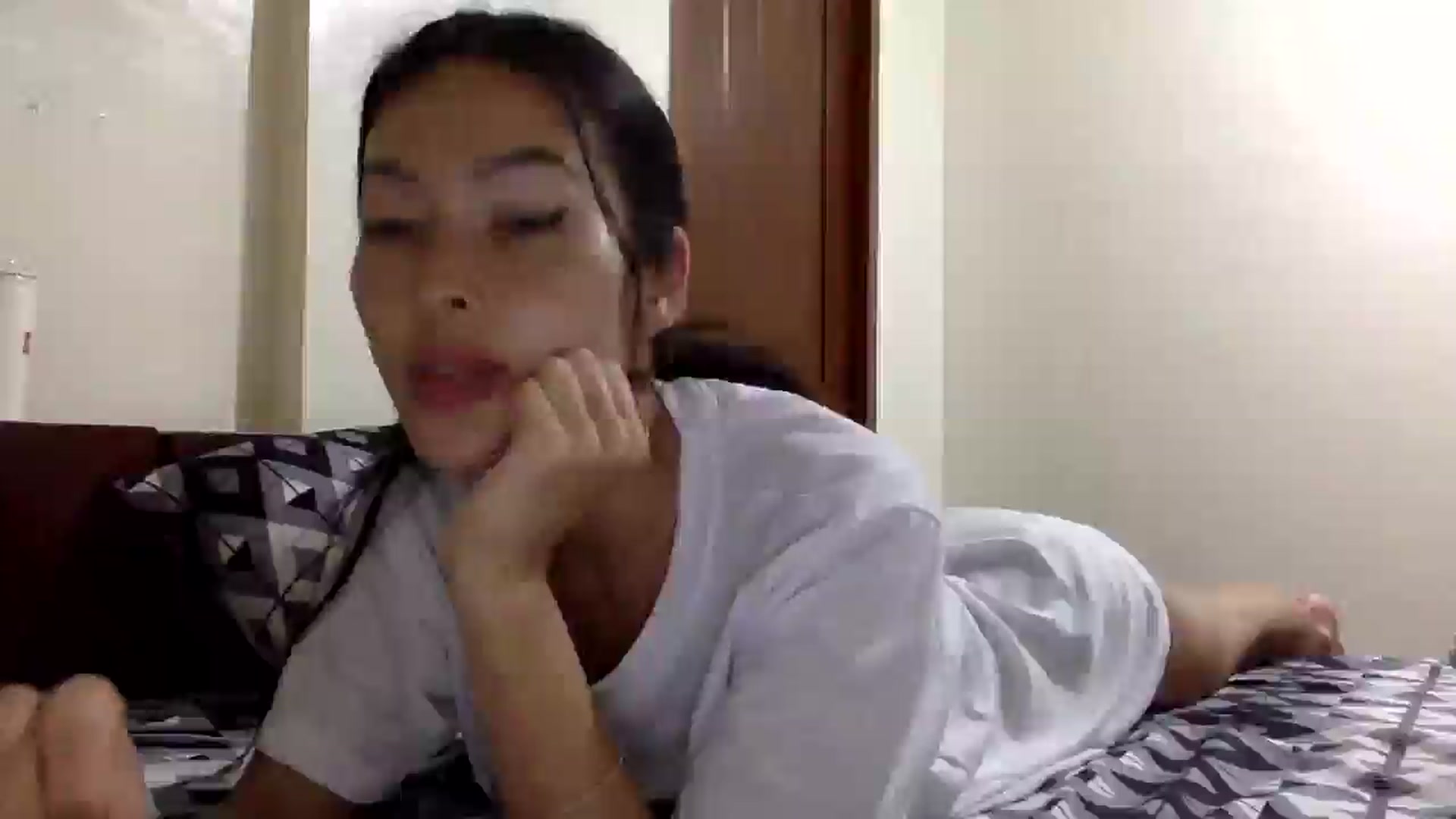 Gallery image thumbnail from Miss_emiko's myfreecams stream on, 01/04/2026, 09:27 image 14 of 20