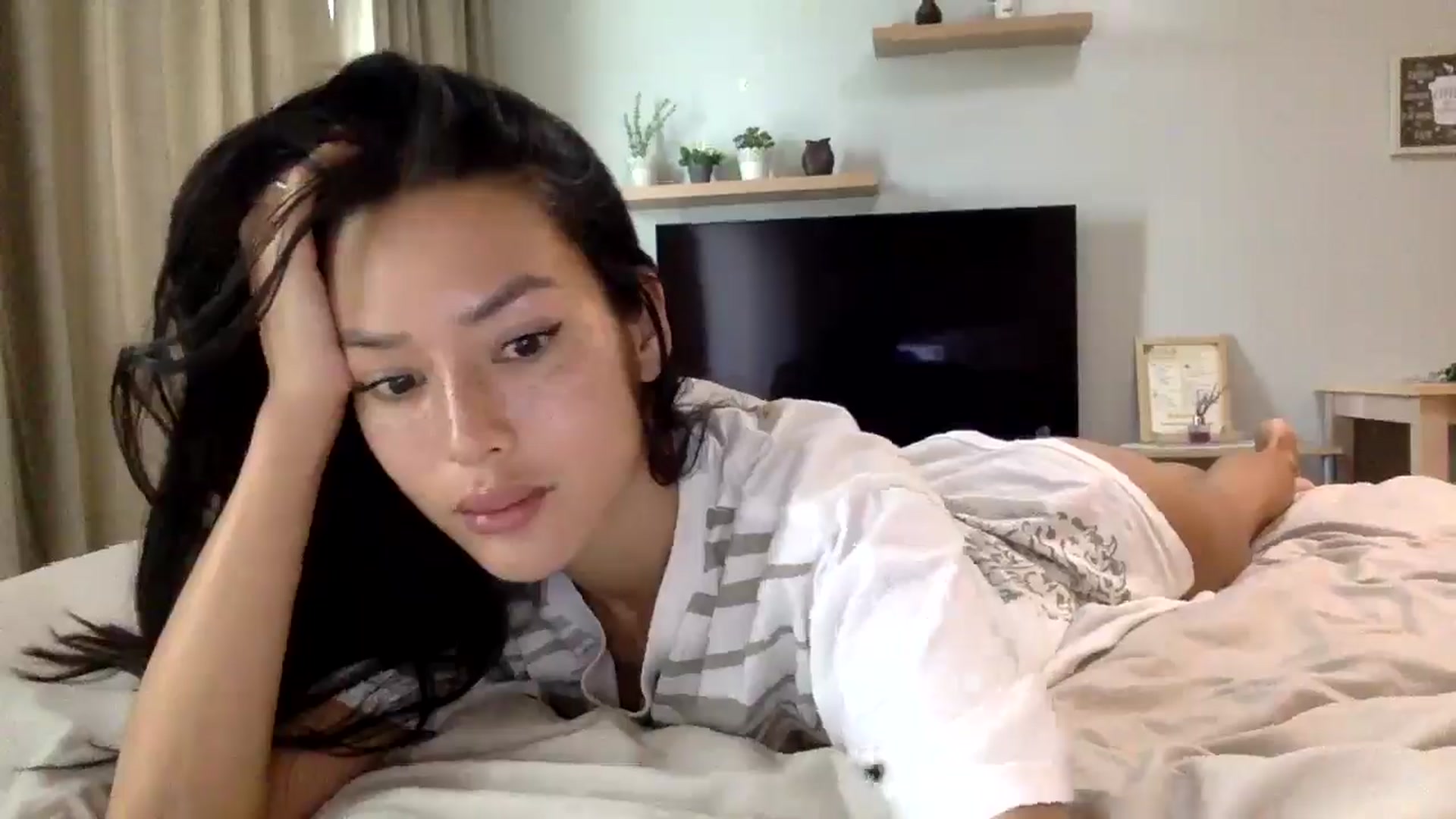 Gallery image thumbnail from Miss_emiko's myfreecams stream on, 01/30/2026, 08:44 image 14 of 20