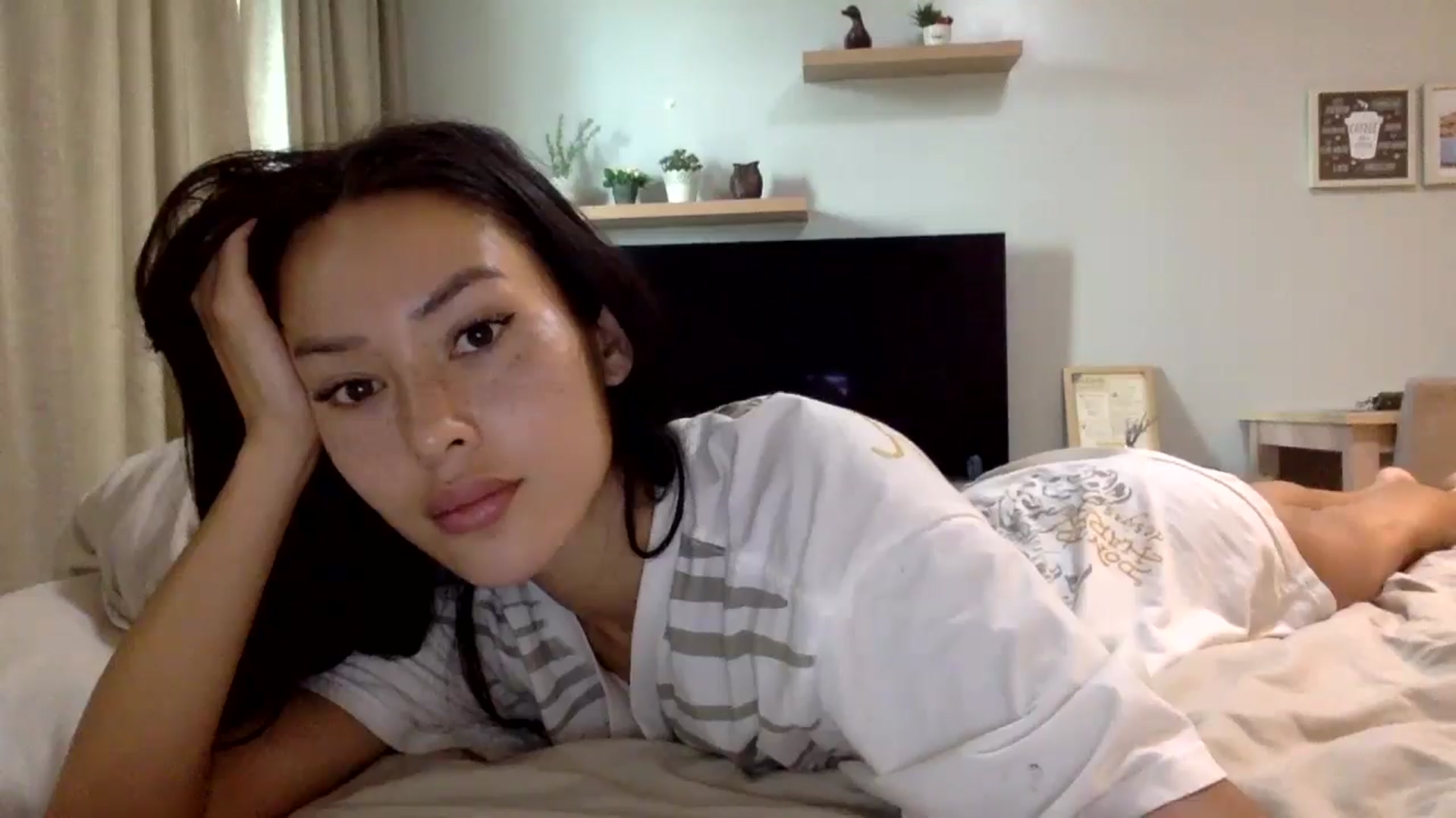 Gallery image thumbnail from Miss_emiko's myfreecams stream on, 01/30/2026, 09:05 image 3 of 20