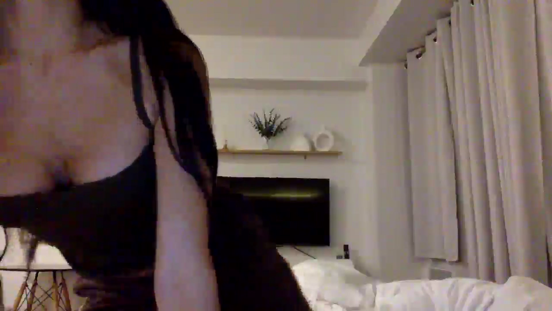 Gallery image thumbnail from Miss_emiko's myfreecams stream on, 02/01/2026, 13:14 image 11 of 20