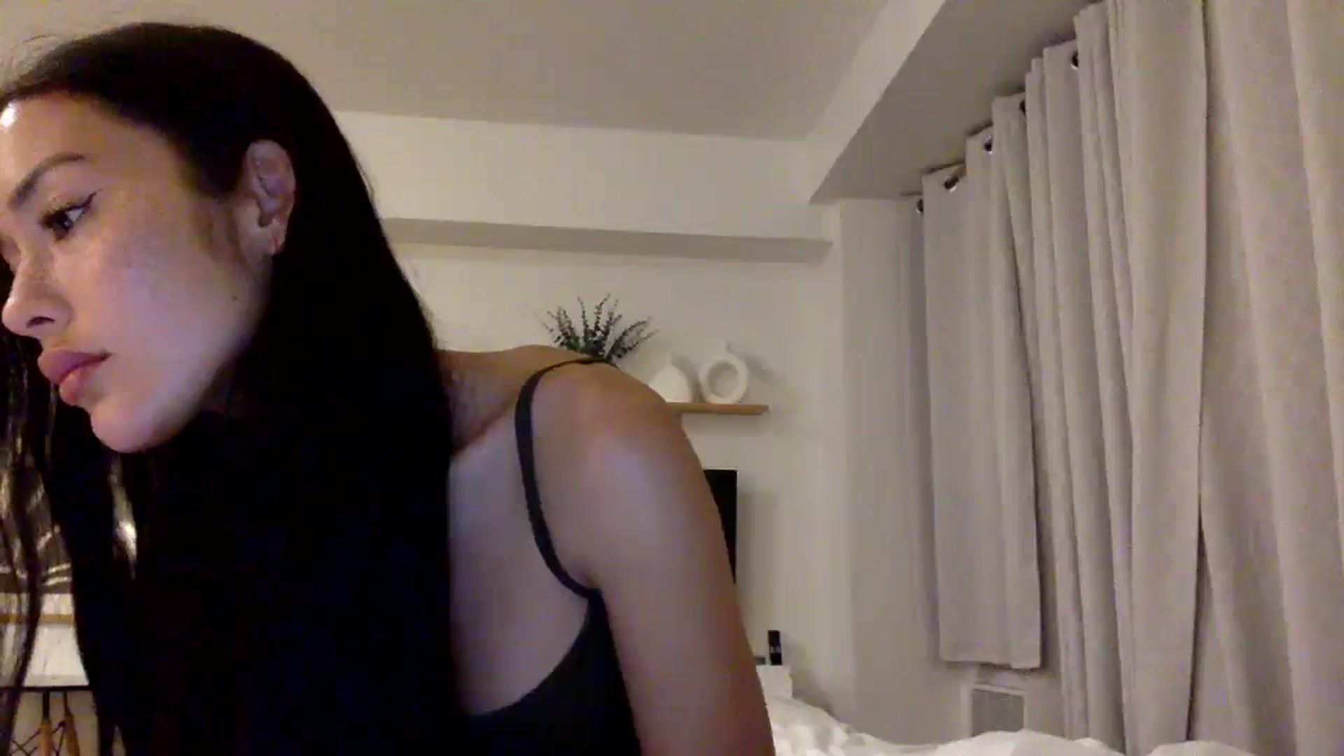 Gallery image thumbnail from Miss_emiko's myfreecams stream on, 02/01/2026, 17:44 image 16 of 20