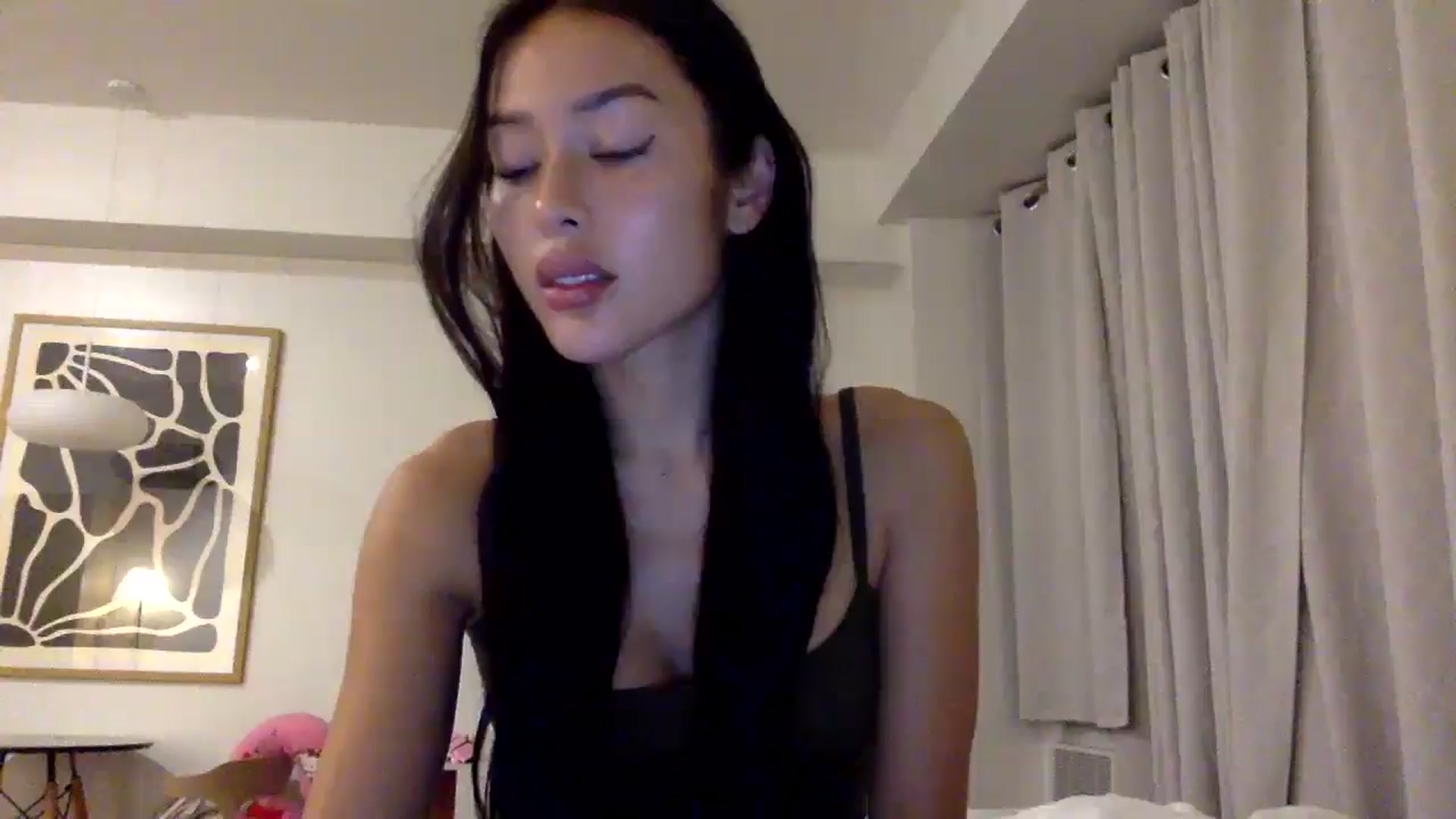Gallery image thumbnail from Miss_emiko's myfreecams stream on, 02/01/2026, 17:44 image 20 of 20
