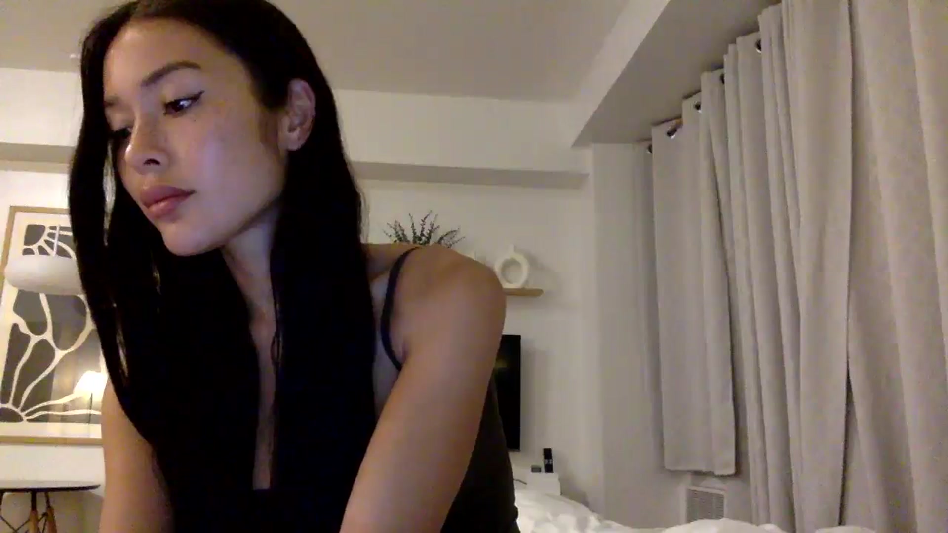 Gallery image thumbnail from Miss_emiko's myfreecams stream on, 02/01/2026, 17:44 image 14 of 20