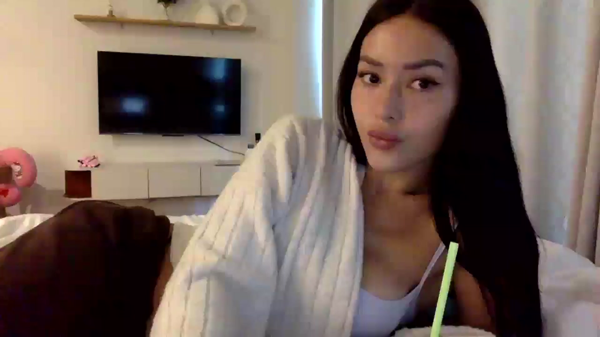 Gallery image thumbnail from Miss_emiko's myfreecams stream on, 02/02/2026, 08:49 image 17 of 20