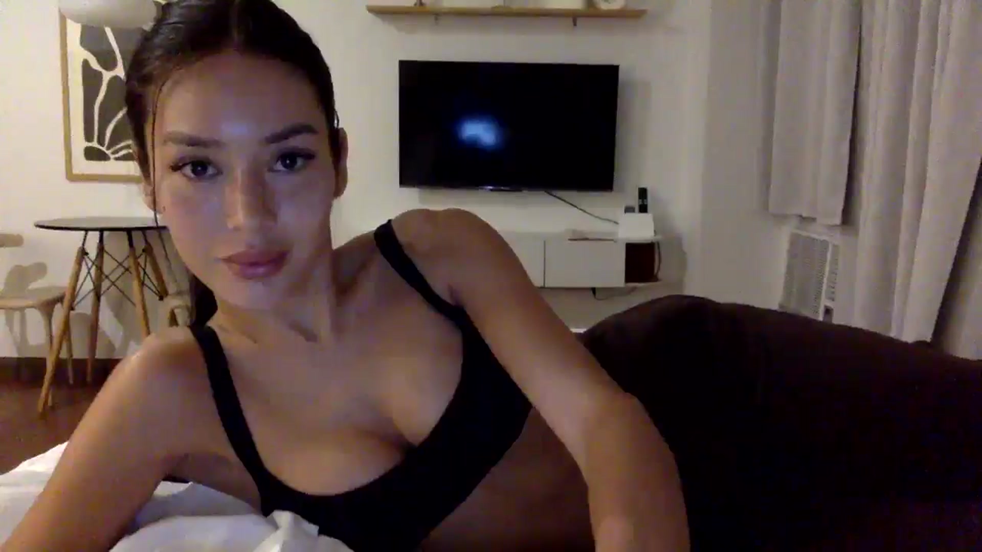 Gallery image thumbnail from Miss_emiko's myfreecams stream on, 02/04/2026, 16:36 image 19 of 20