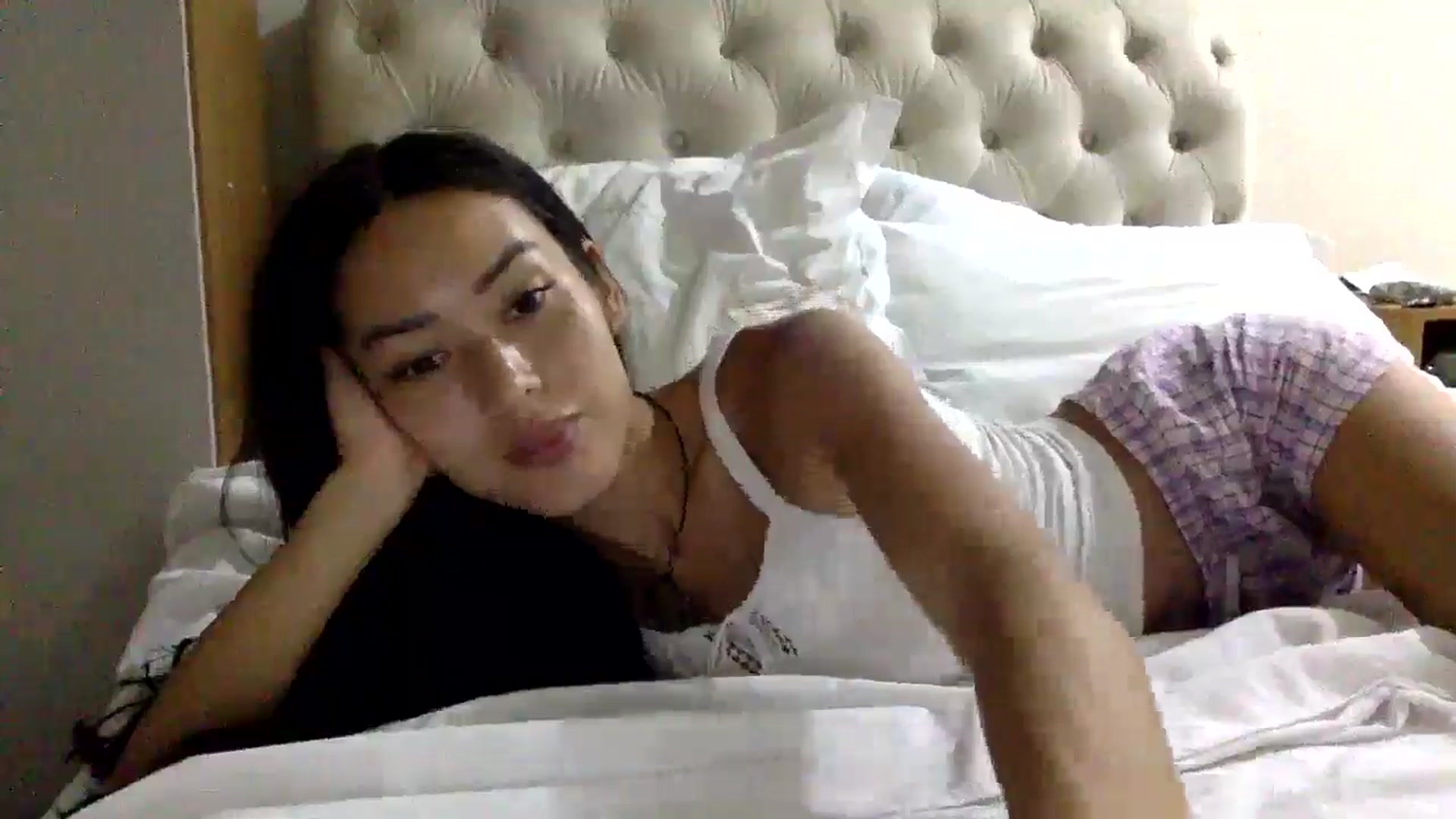 Gallery image thumbnail from Miss_emiko's myfreecams stream on, 03/06/2026, 02:49 image 2 of 20