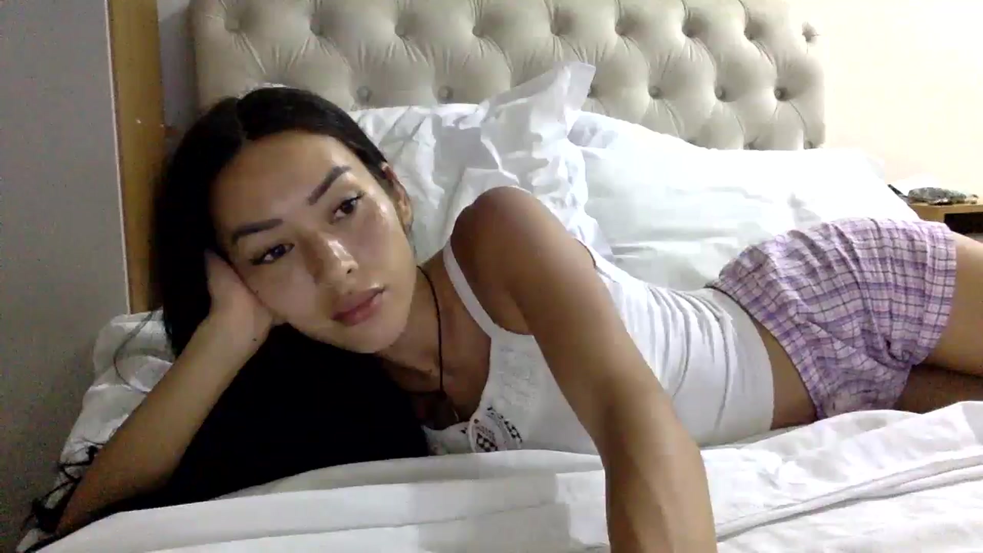 Gallery image thumbnail from Miss_emiko's myfreecams stream on, 03/06/2026, 02:49 image 13 of 20